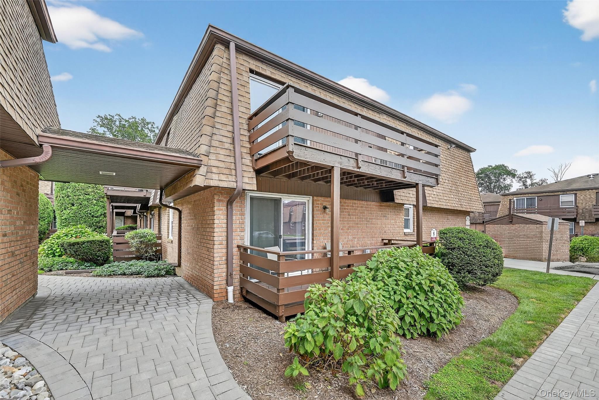 80 New Holland Village, Nanuet, NY 10954