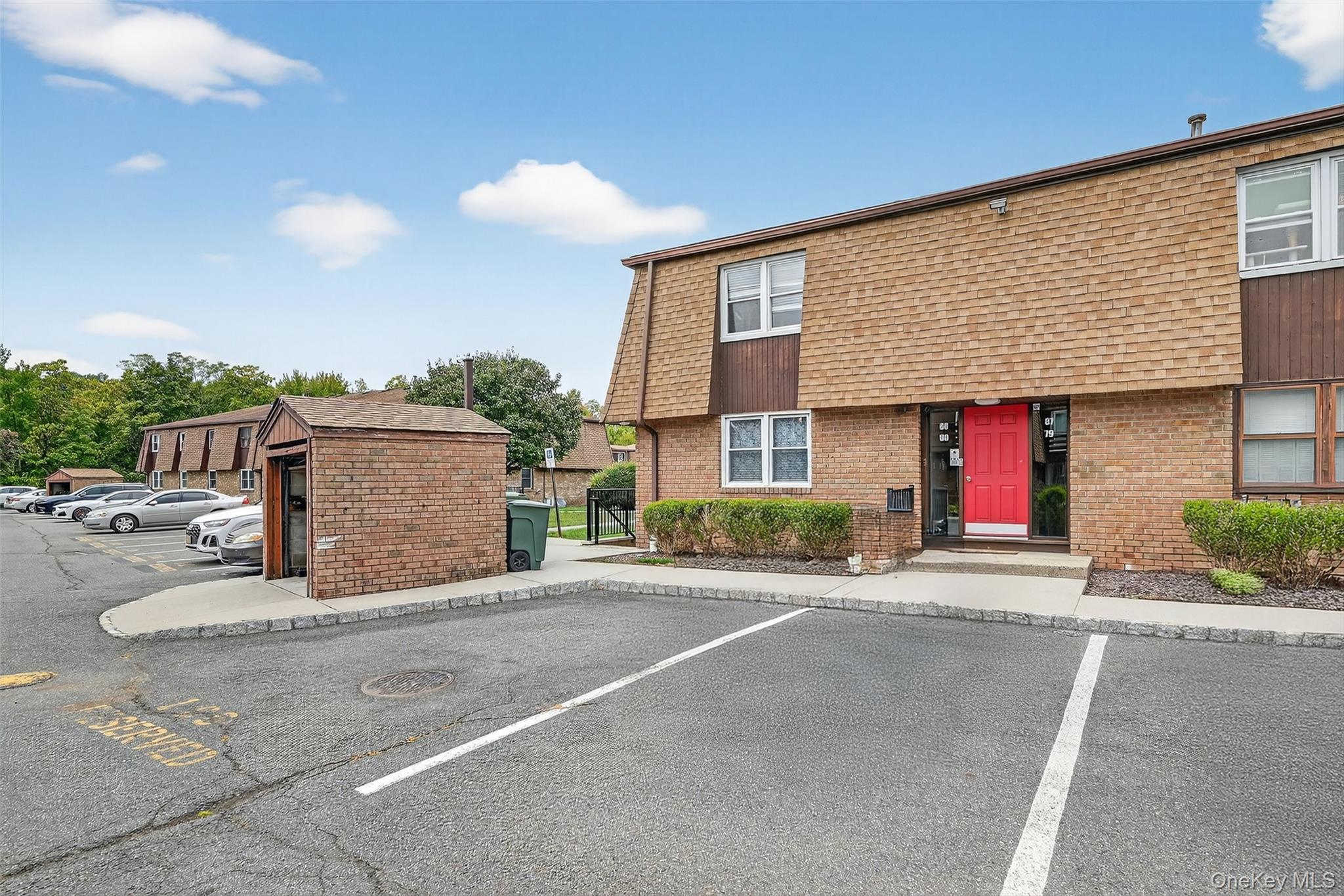 80 New Holland Village, Nanuet, NY 10954