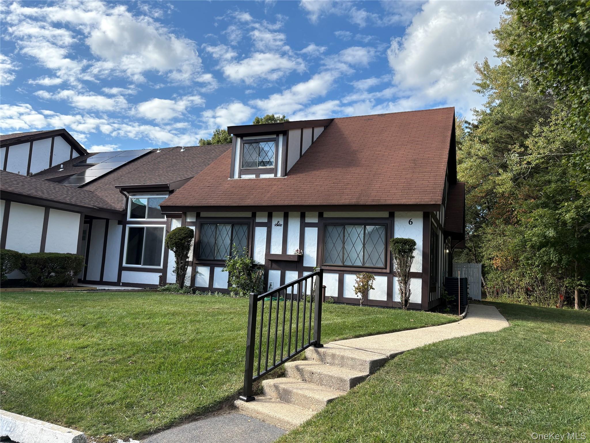 6 Amesworth Court, Middle Island, NY 11953