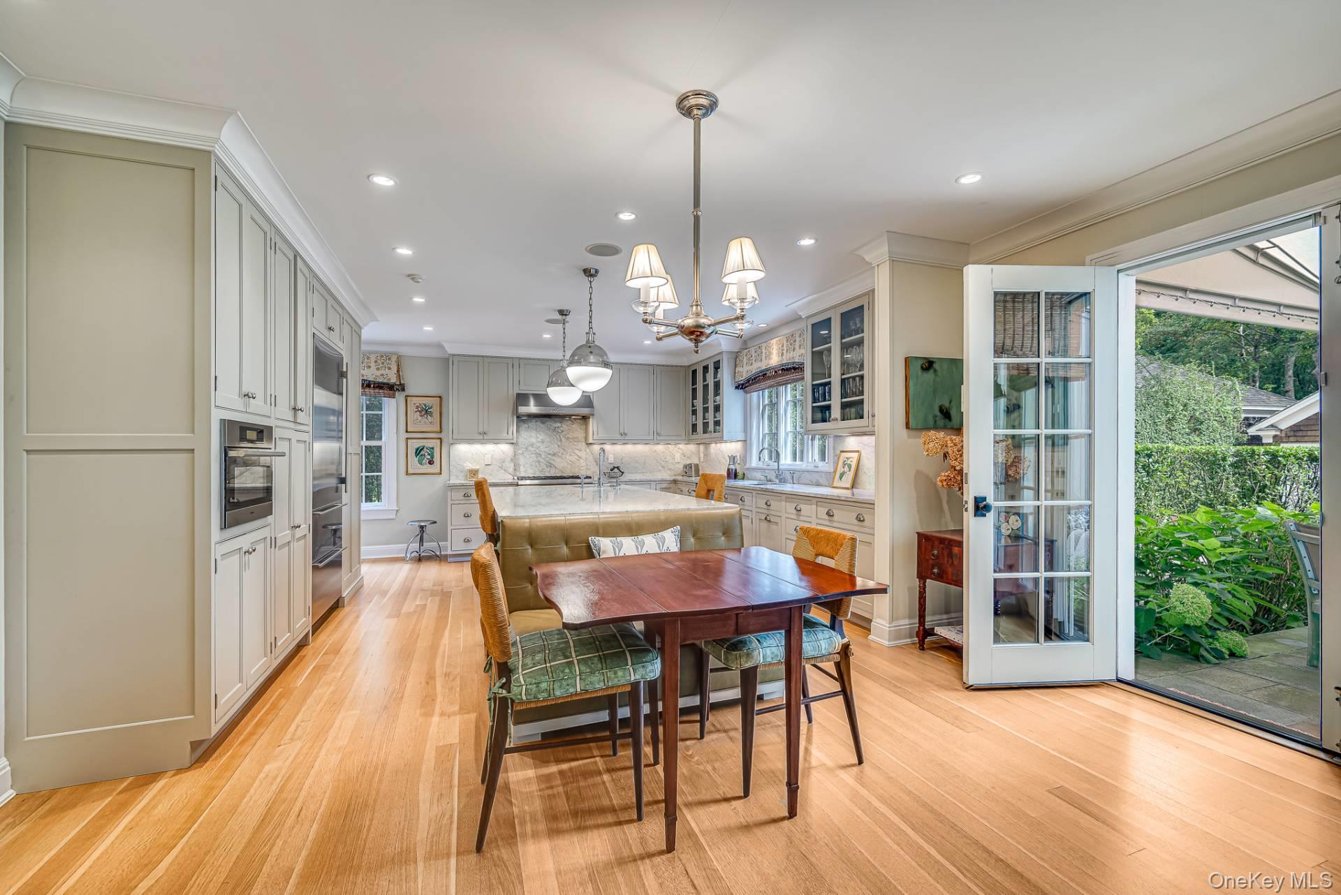 98 Lewis Street, Southampton, NY 11968