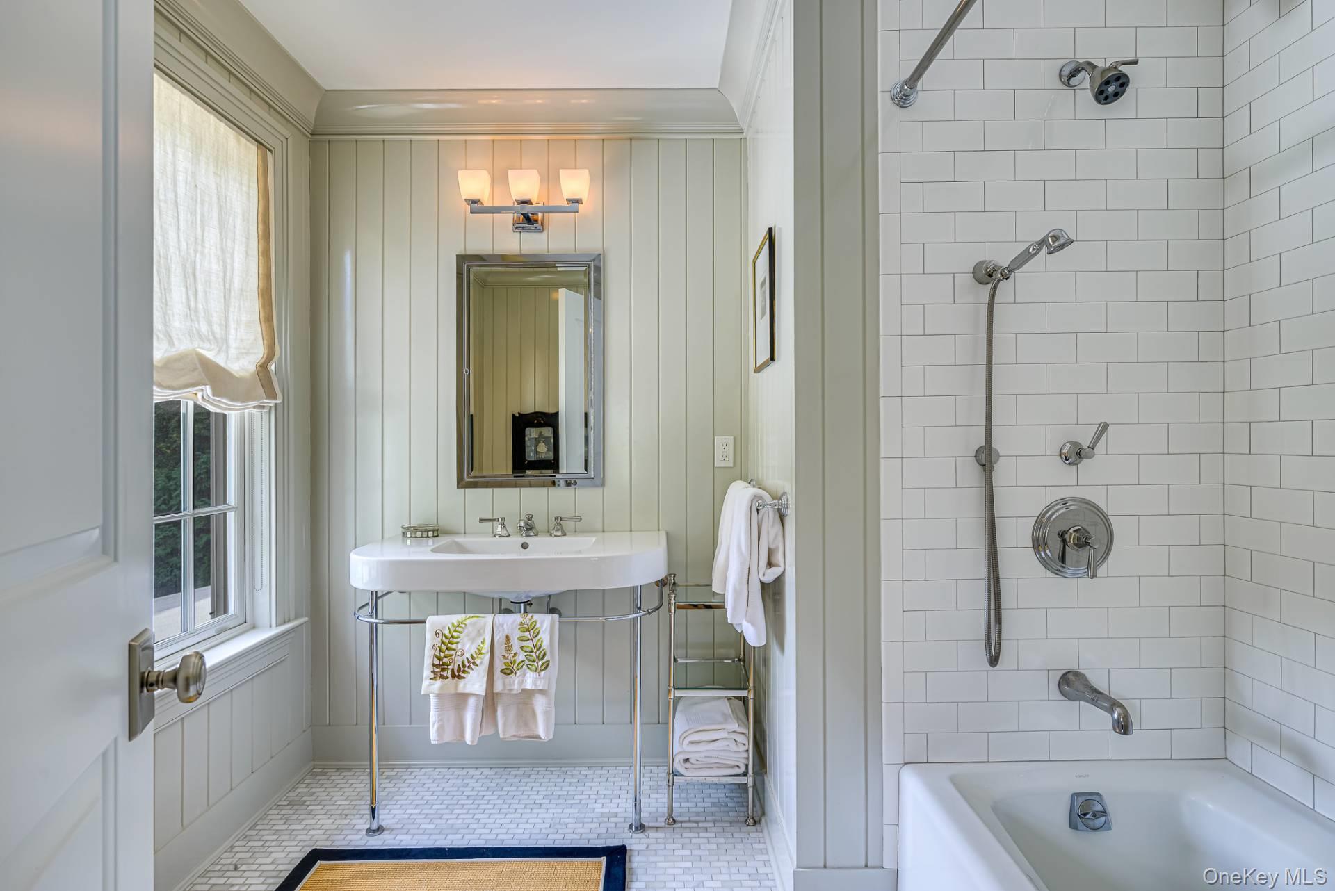 98 Lewis Street, Southampton, NY 11968