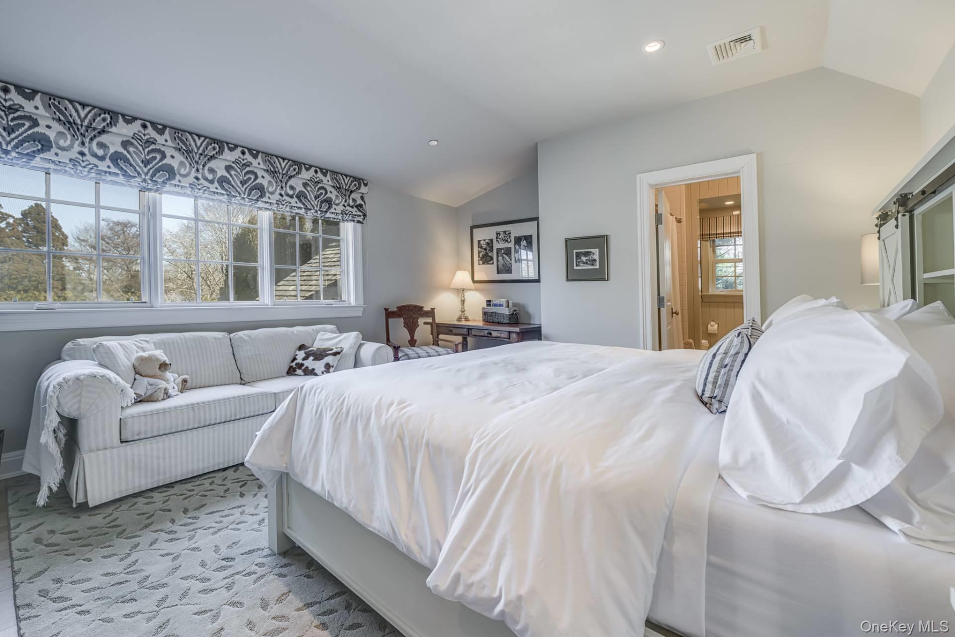 98 Lewis Street, Southampton, NY 11968