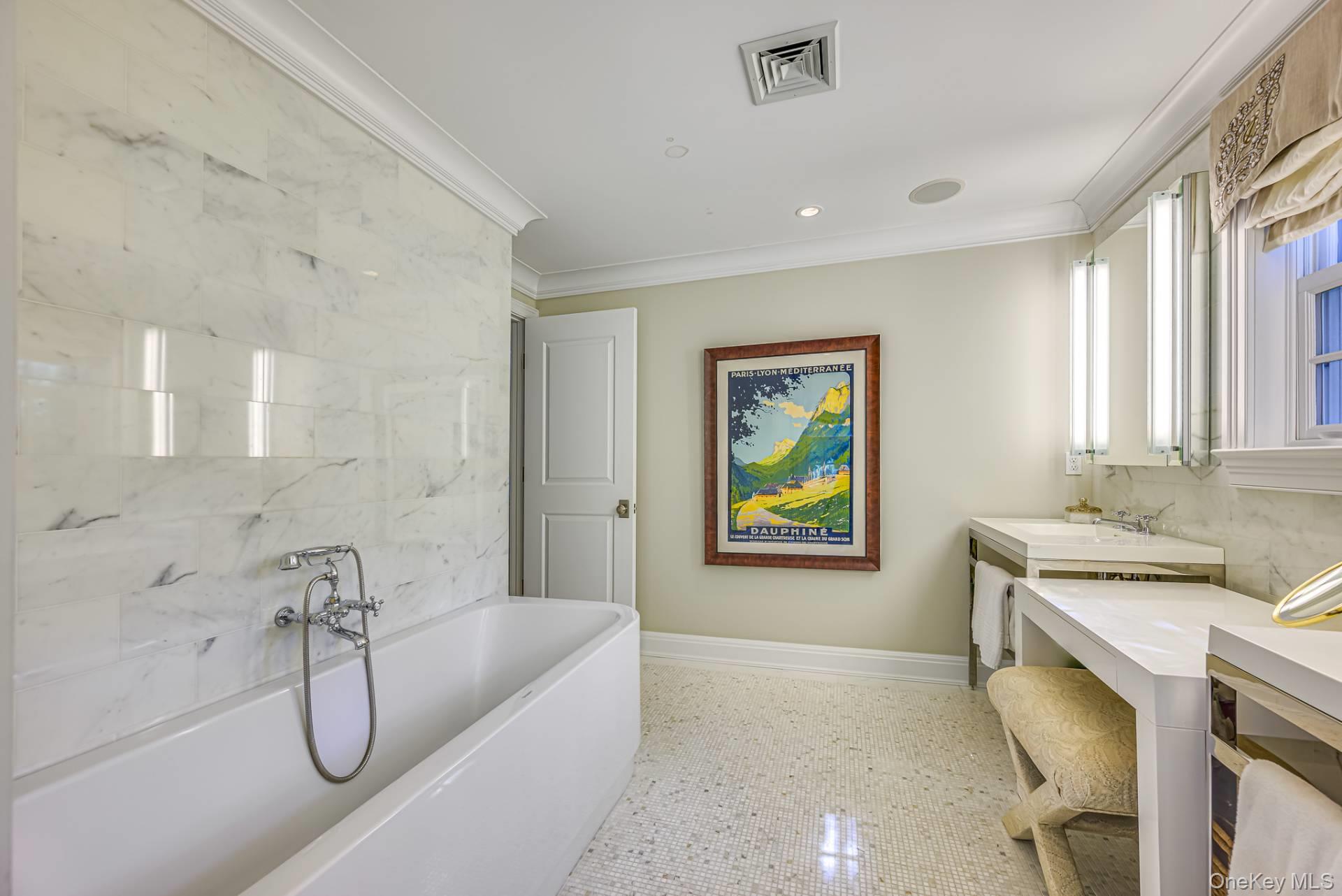 98 Lewis Street, Southampton, NY 11968