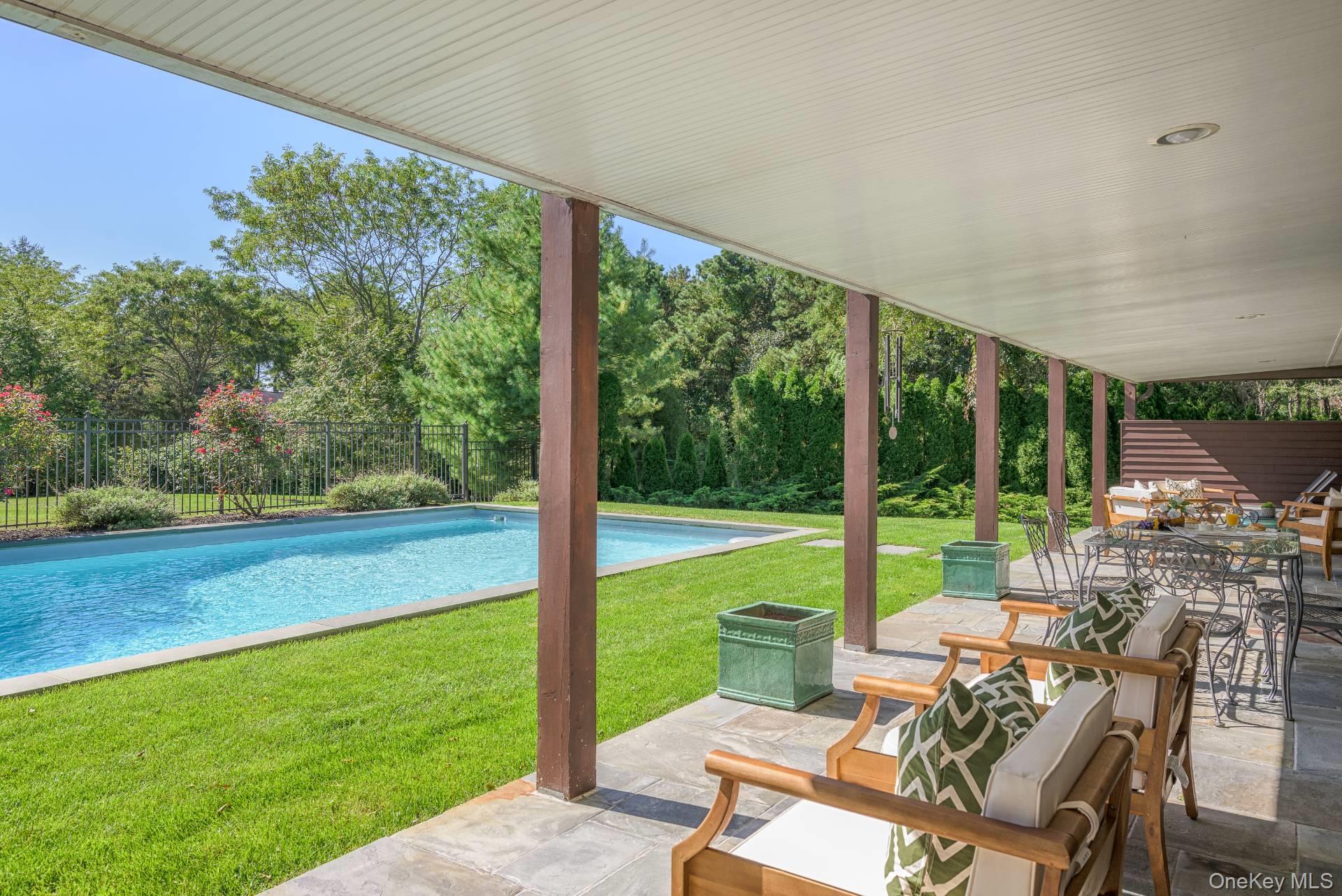 4 Blackwatch Court, Southampton, NY 11968