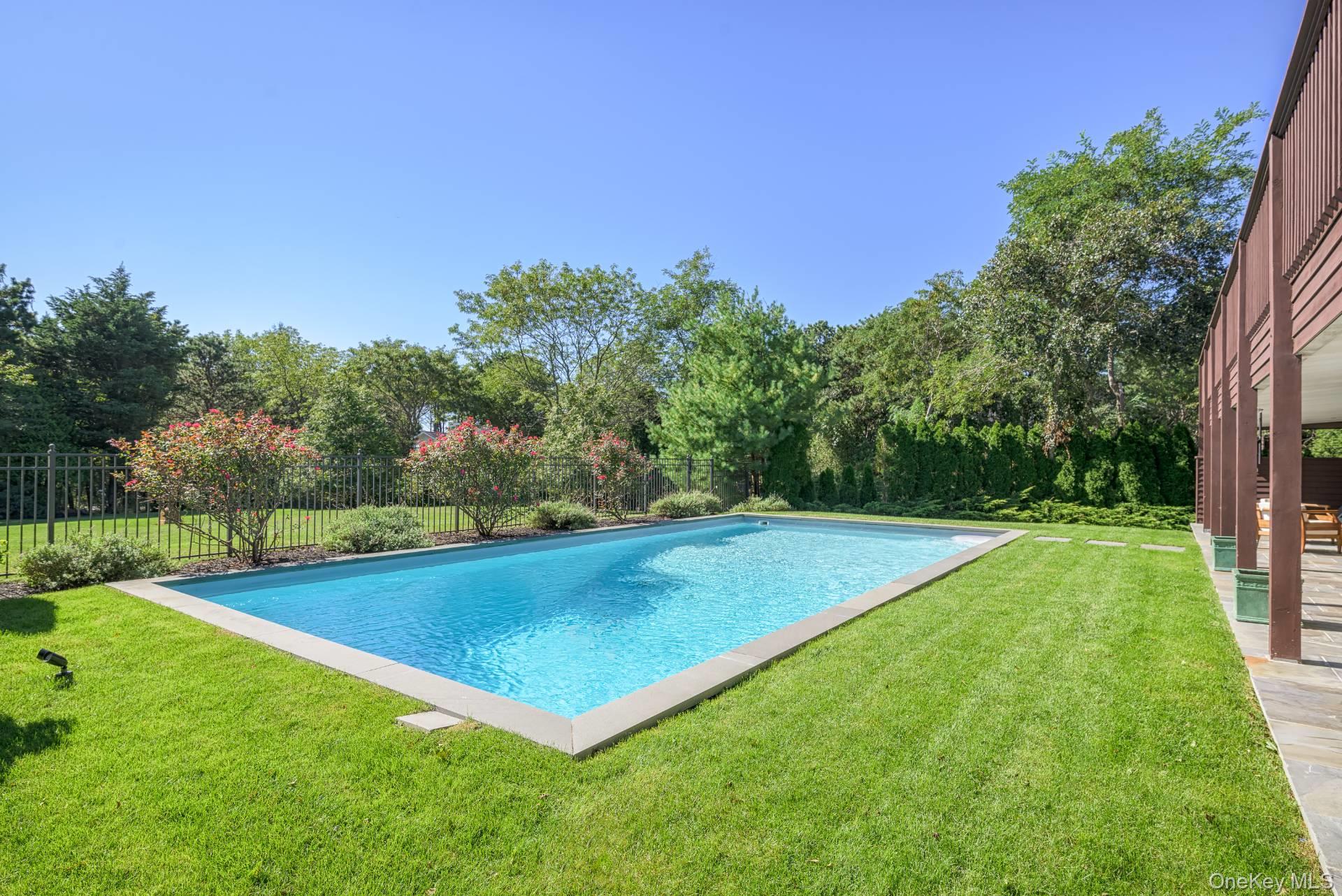 4 Blackwatch Court, Southampton, NY 11968