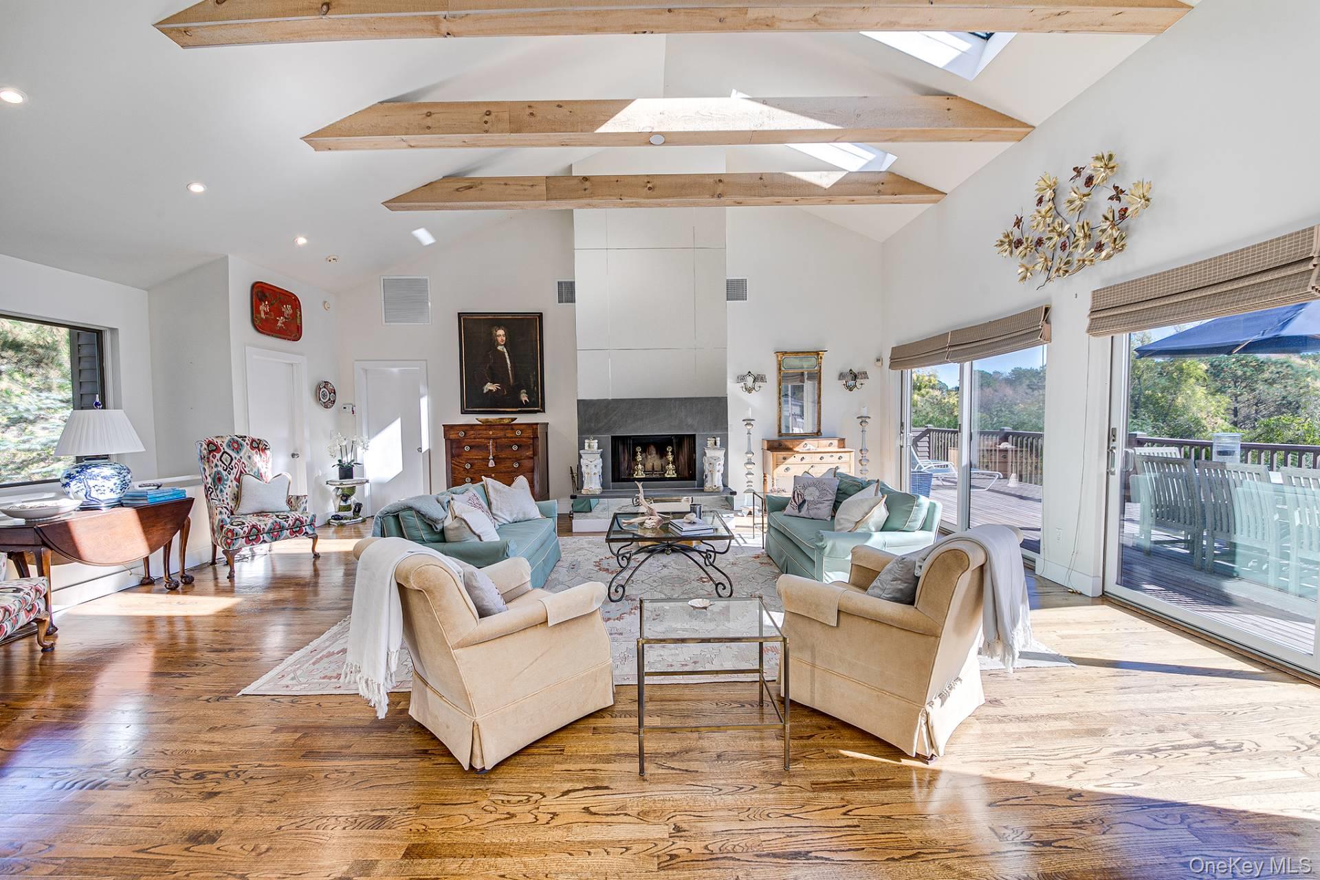 4 Blackwatch Court, Southampton, NY 11968