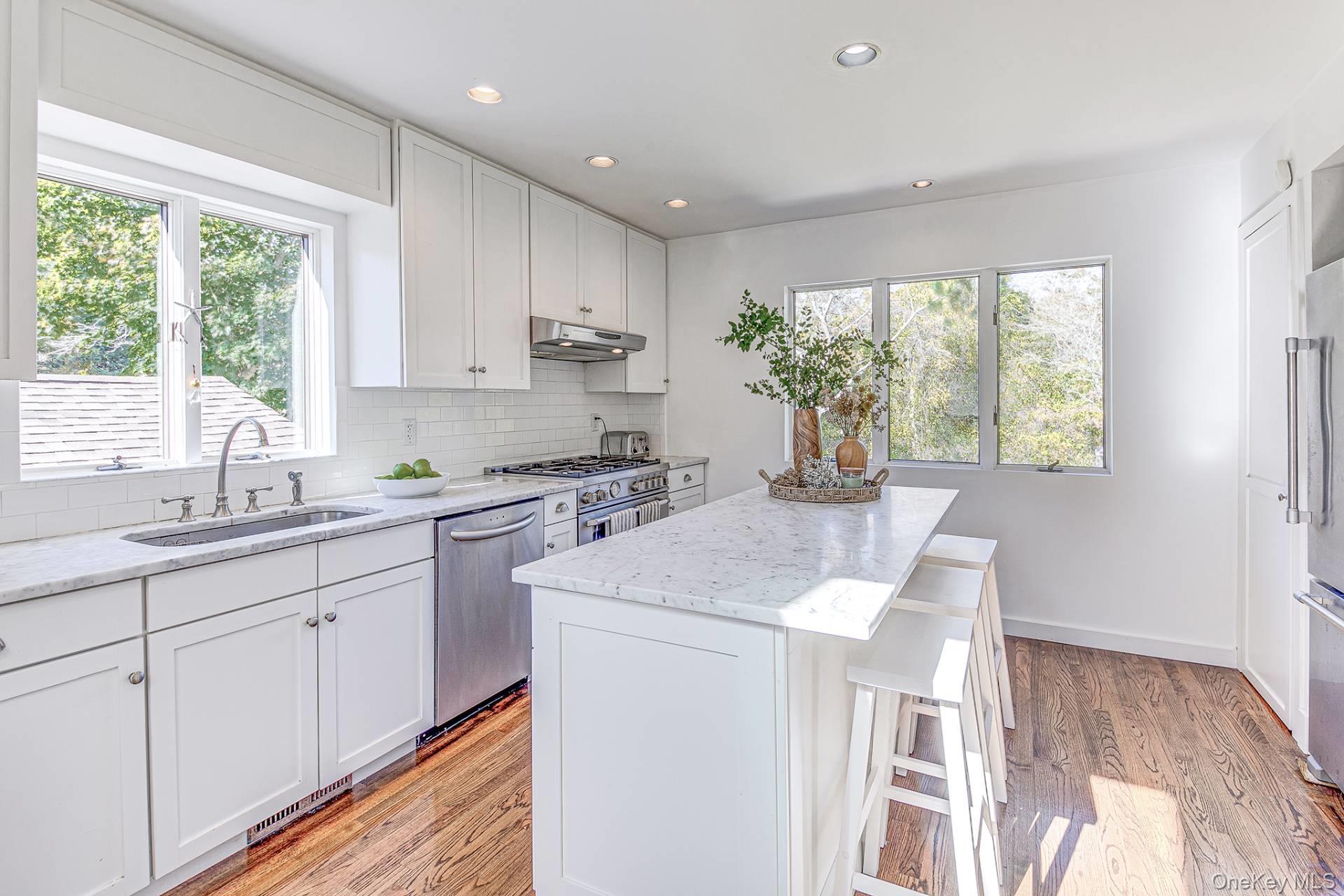 4 Blackwatch Court, Southampton, NY 11968