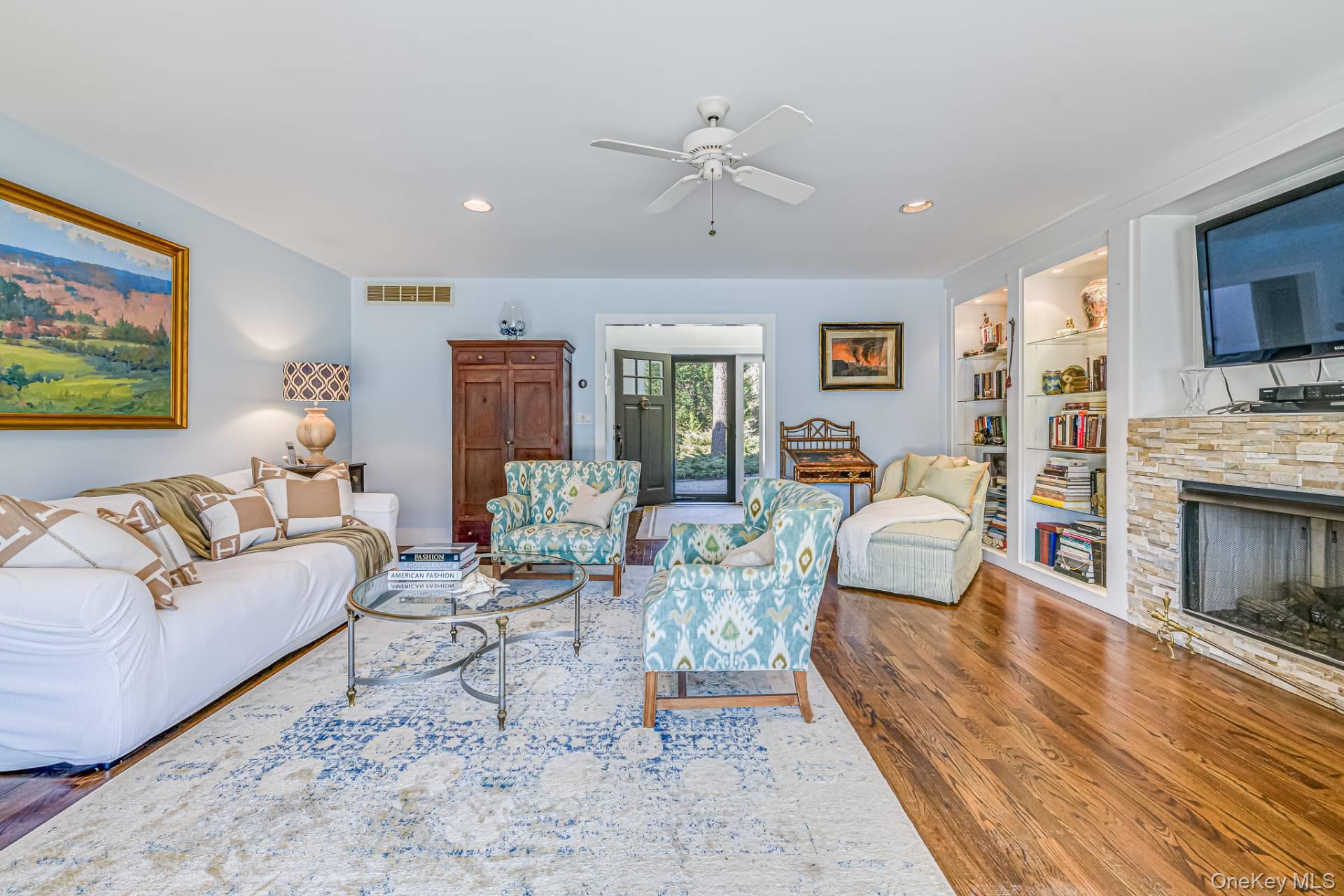 4 Blackwatch Court, Southampton, NY 11968