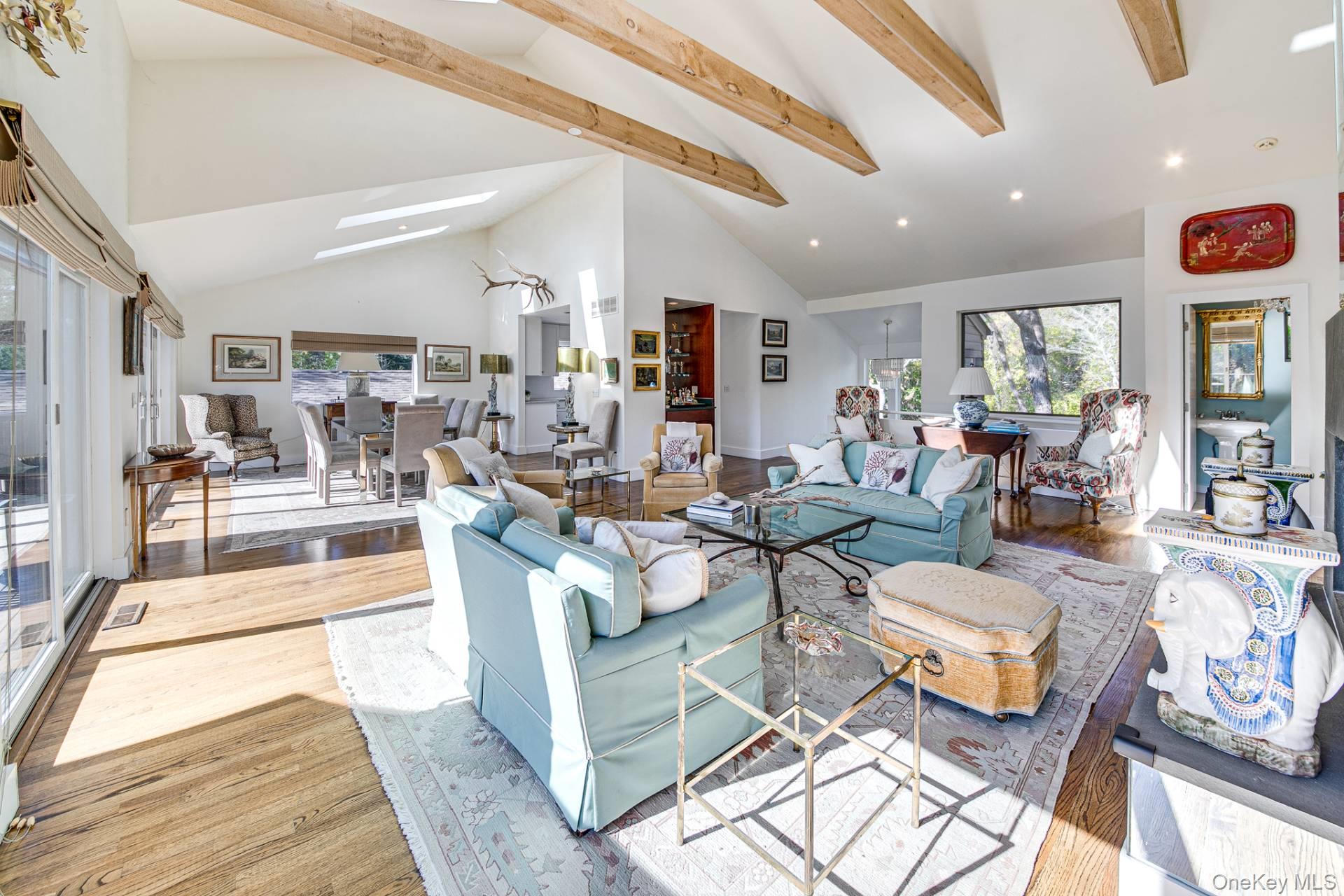 4 Blackwatch Court, Southampton, NY 11968