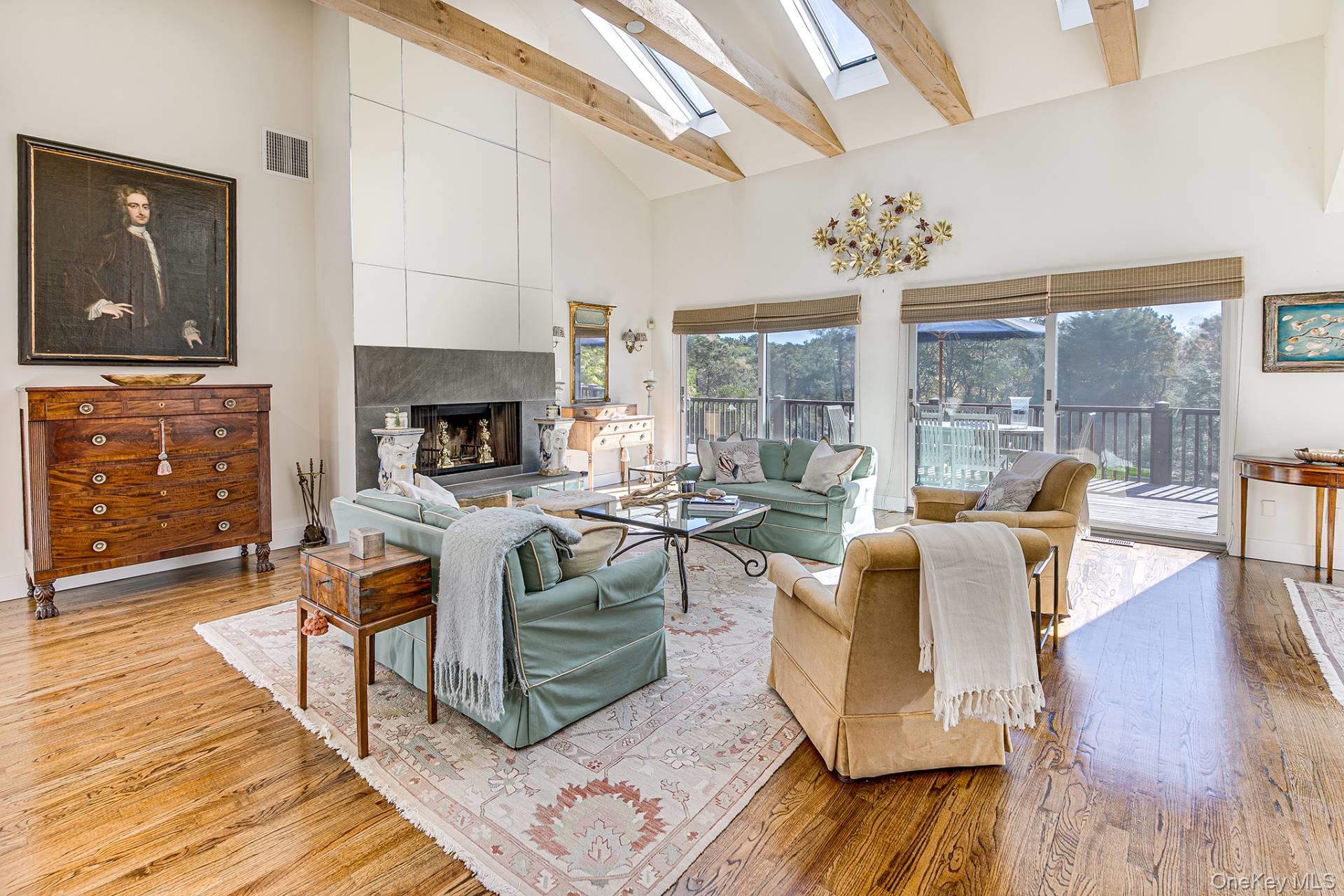 4 Blackwatch Court, Southampton, NY 11968