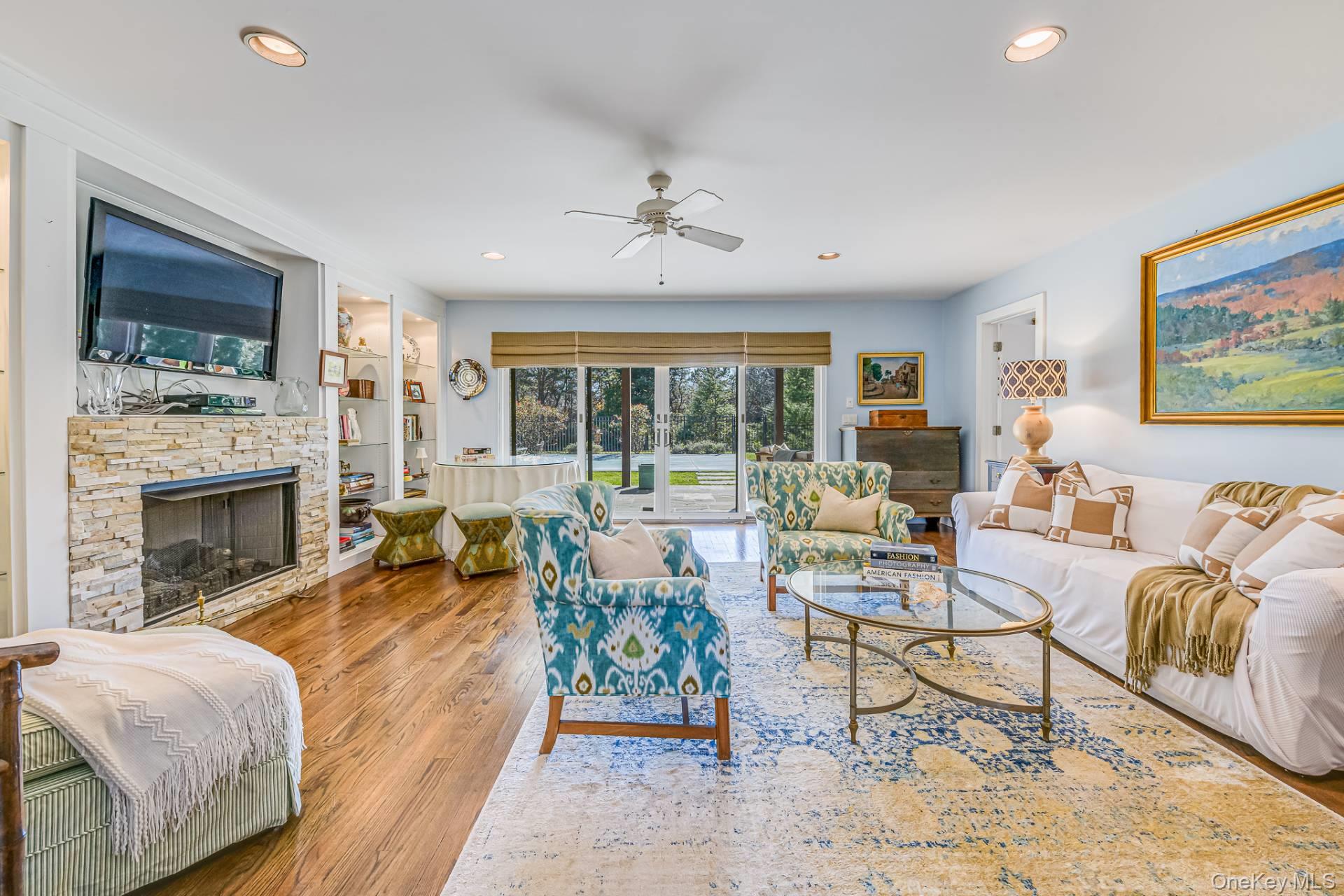 4 Blackwatch Court, Southampton, NY 11968