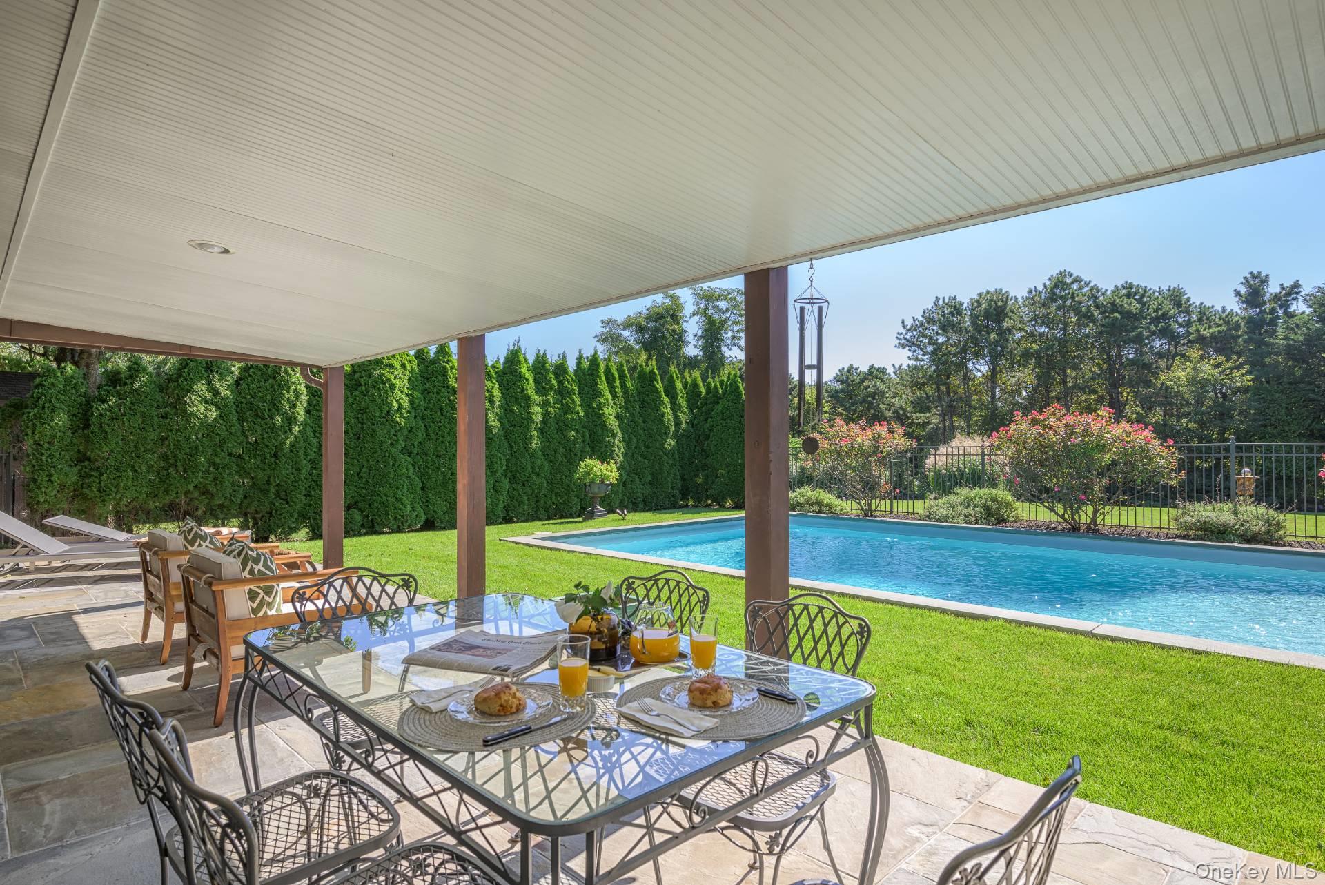 4 Blackwatch Court, Southampton, NY 11968