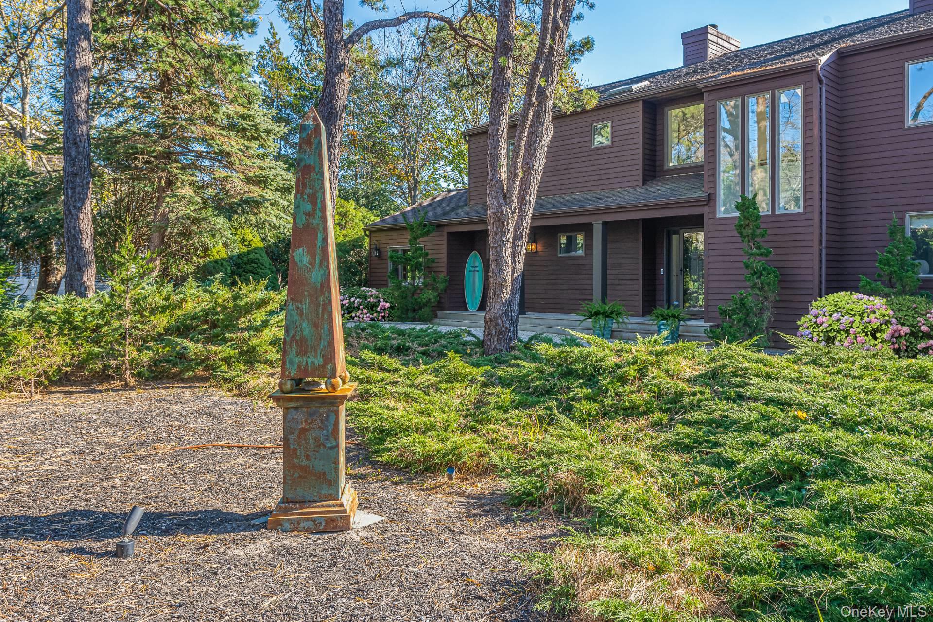 4 Blackwatch Court, Southampton, NY 11968