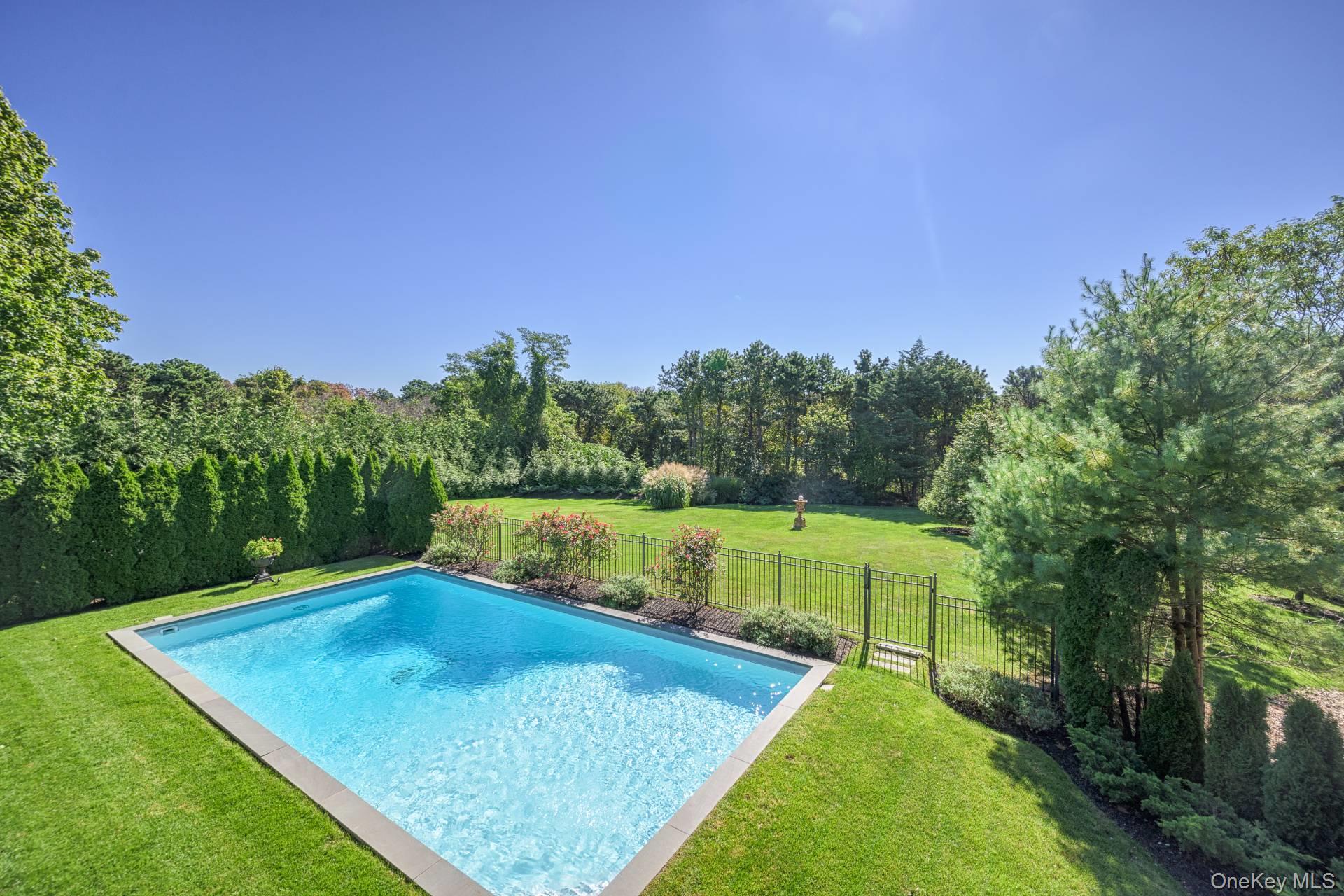 4 Blackwatch Court, Southampton, NY 11968