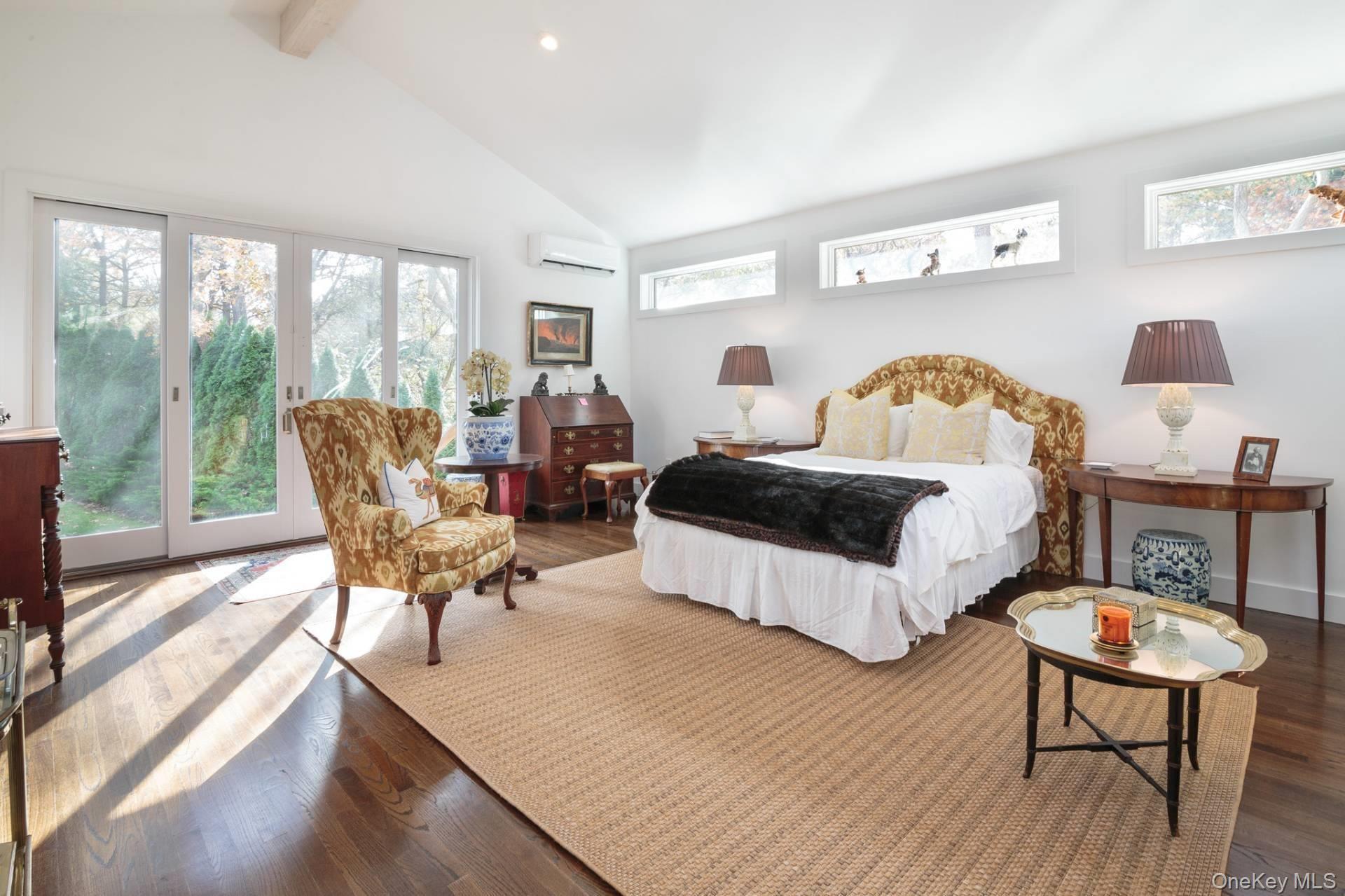 4 Blackwatch Court, Southampton, NY 11968