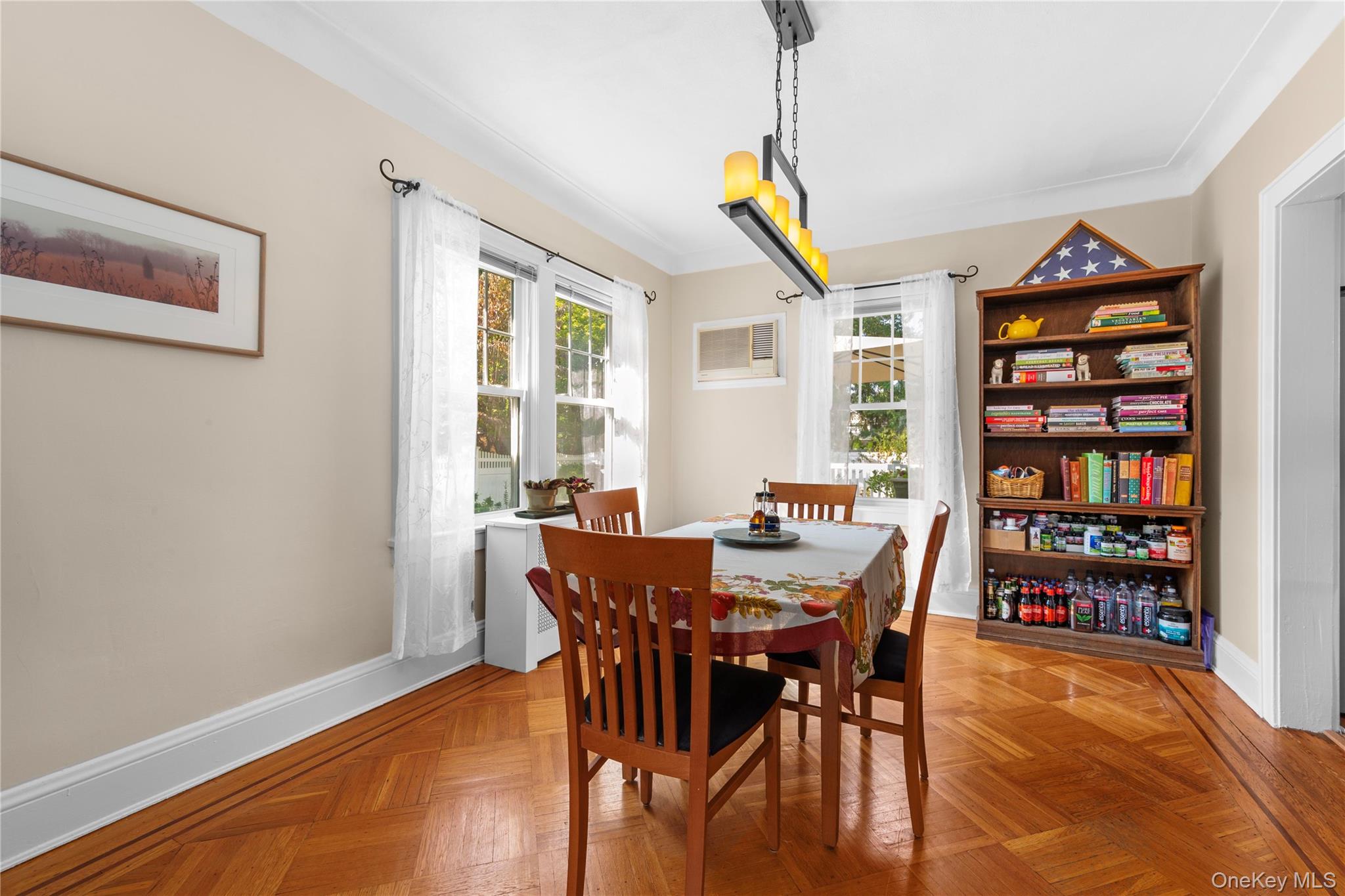 85 Edmund Street Street, Lynbrook, NY 11563