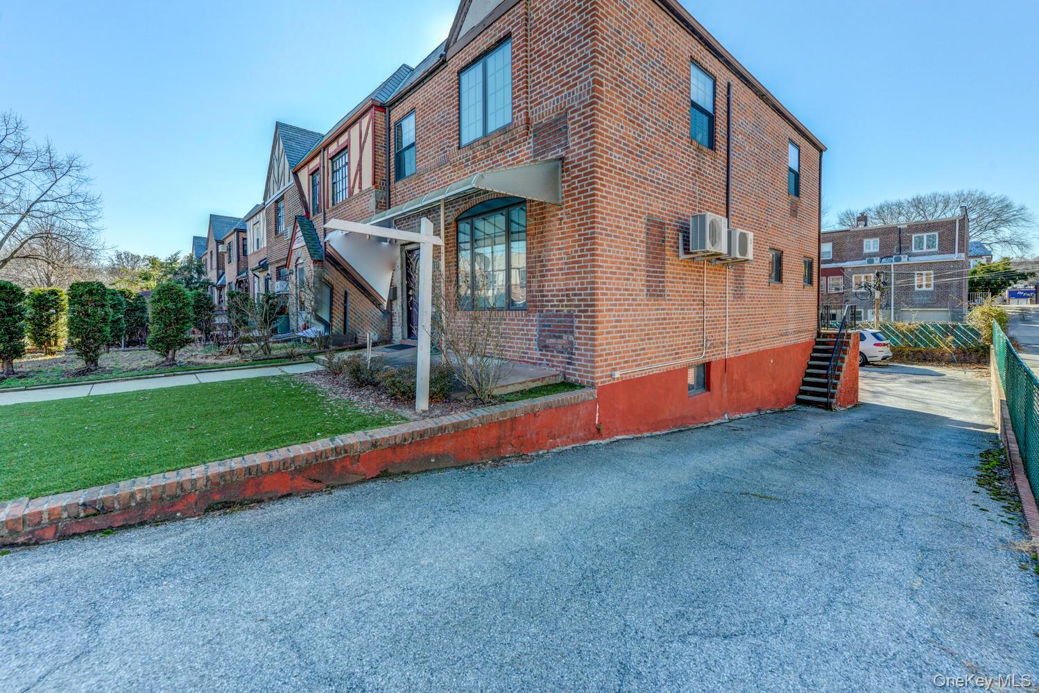 67-54 Groton Street, Forest Hills, NY 11375