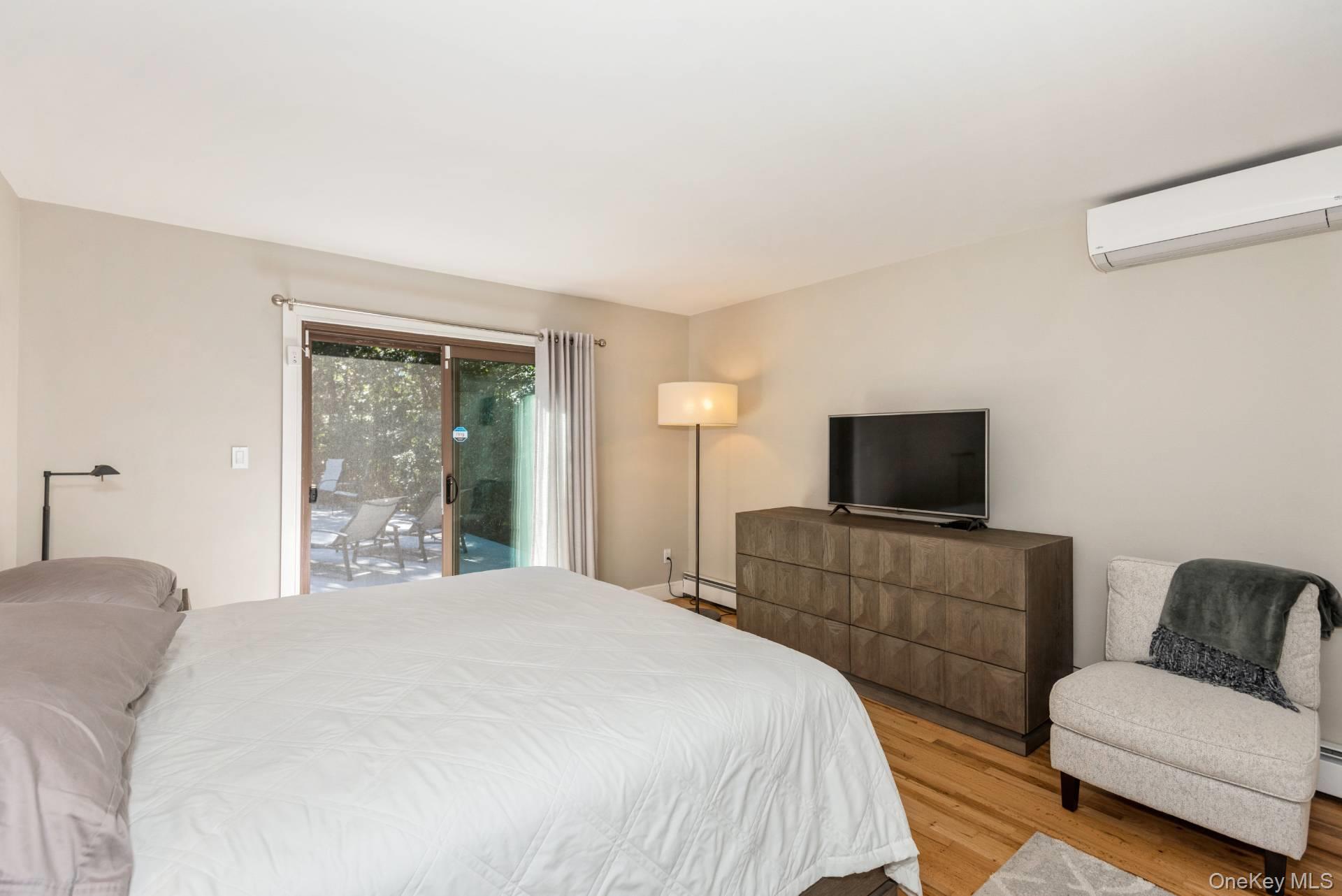 1 Deer Path, Quogue, NY 11959