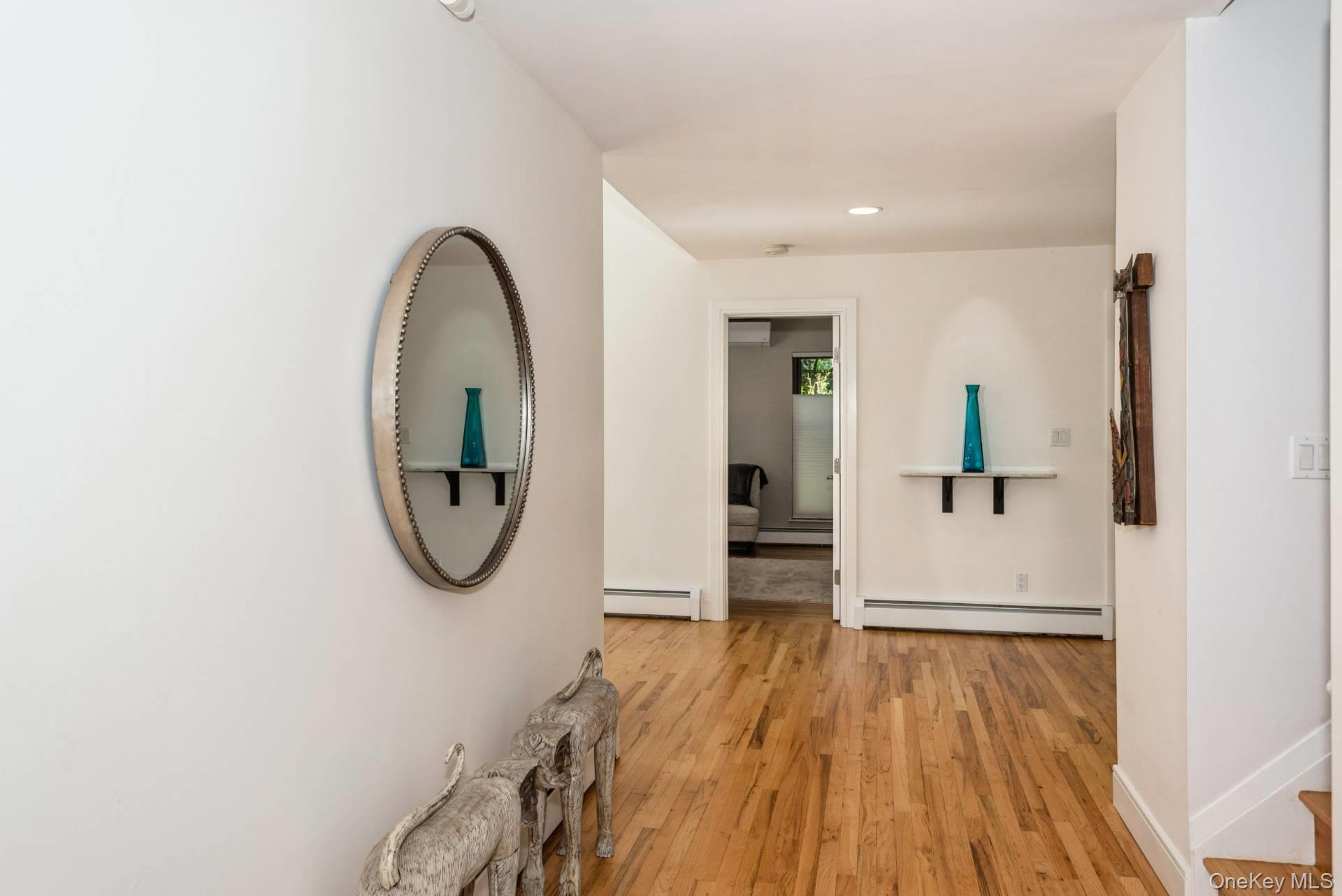 1 Deer Path, Quogue, NY 11959