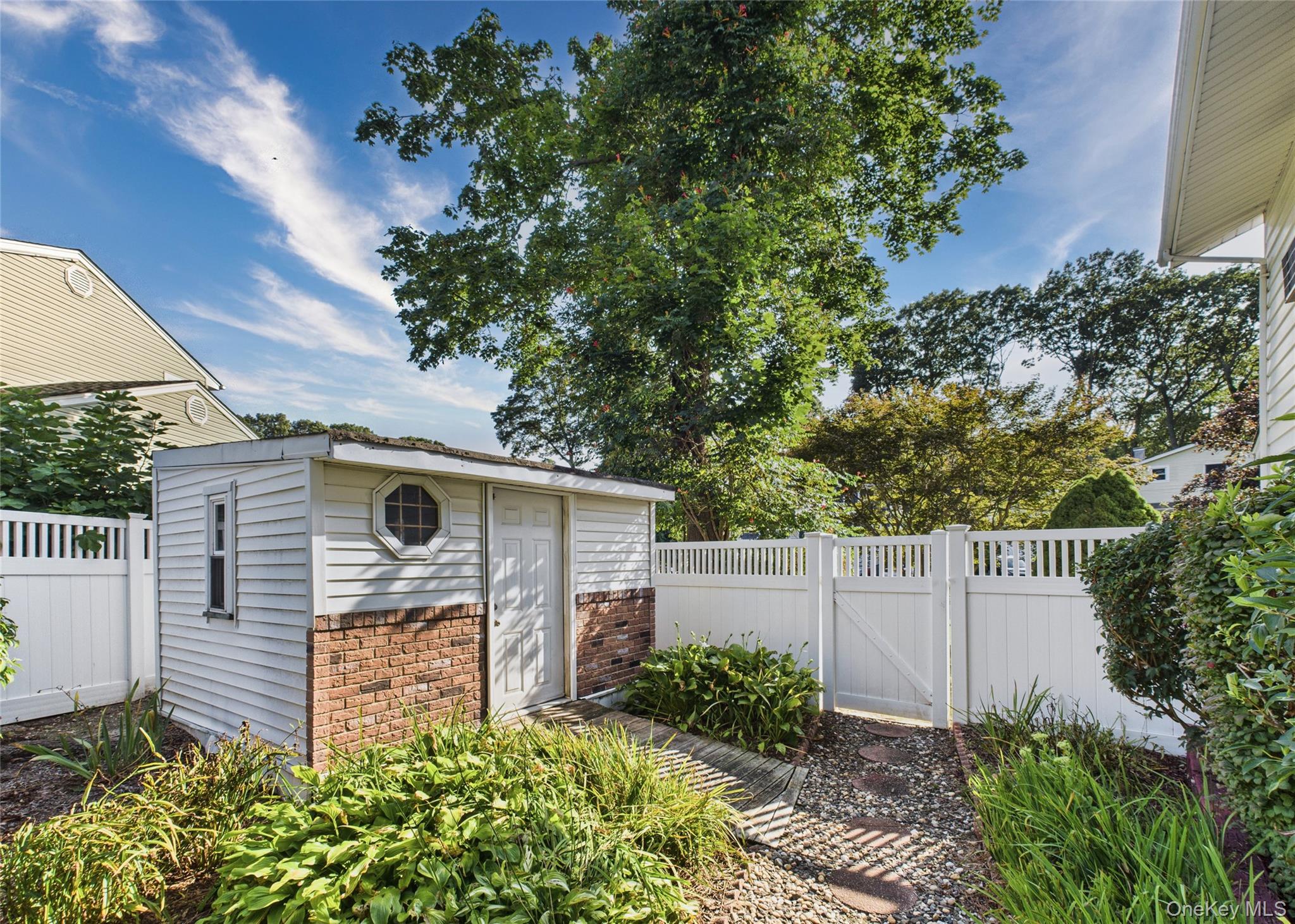 5 Gristmill Drive, Kings Park, NY 11754