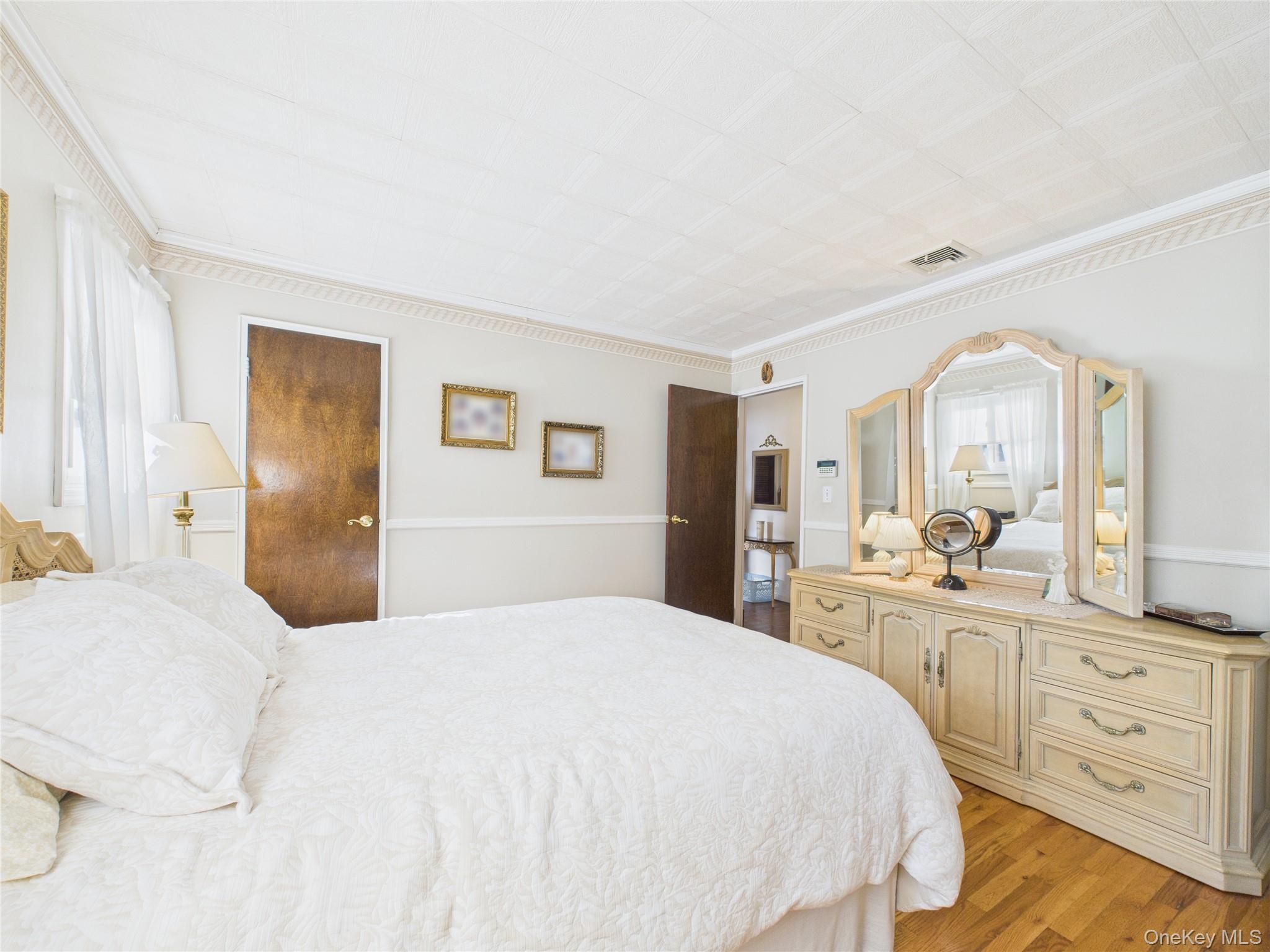 5 Gristmill Drive, Kings Park, NY 11754