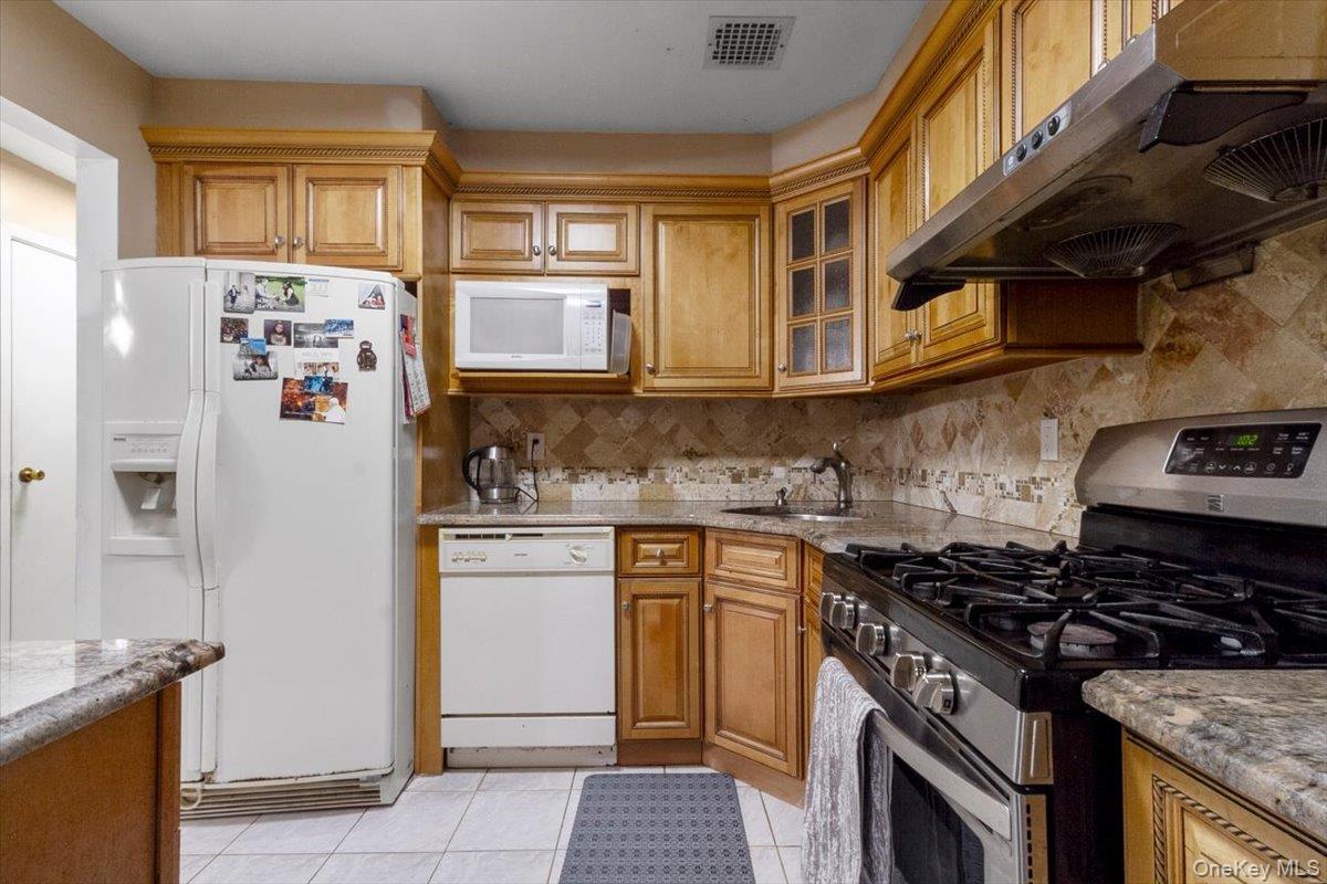 3665 Boller Avenue, Bronx, NY 10466