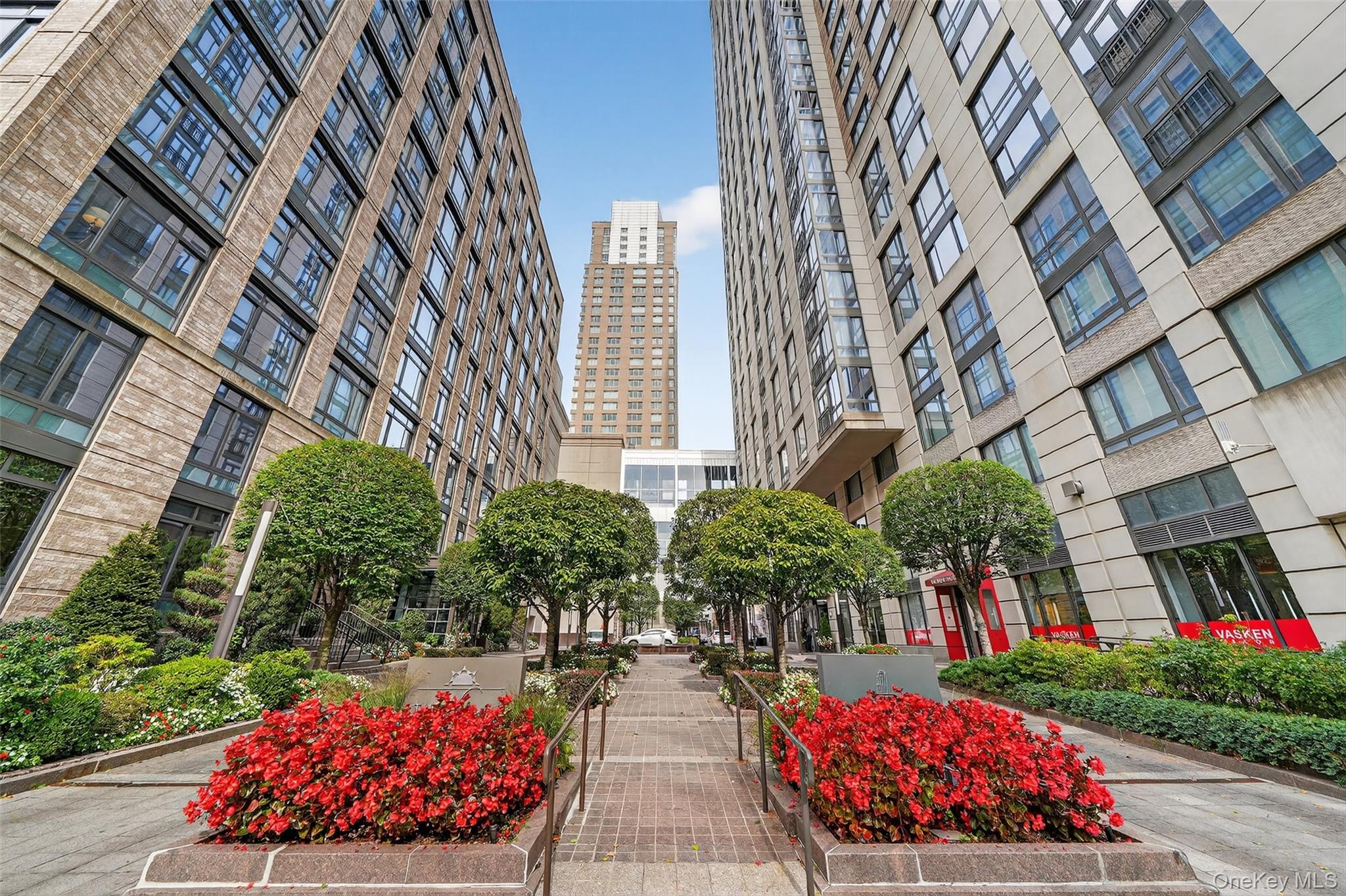 25 City Place # PHC, White Plains, NY 10601