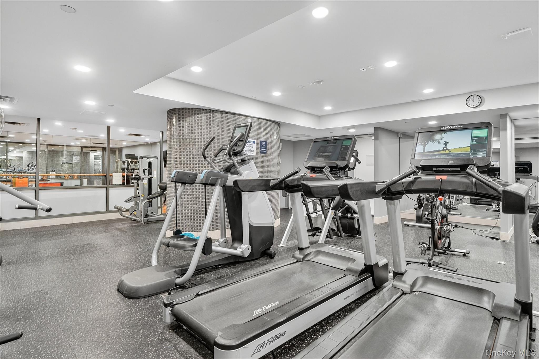 25 City Place # PHC, White Plains, NY 10601