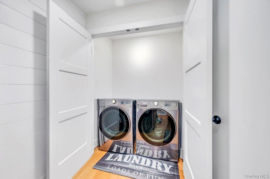 18 Stonehurst Lane, Dix Hills, NY 11746