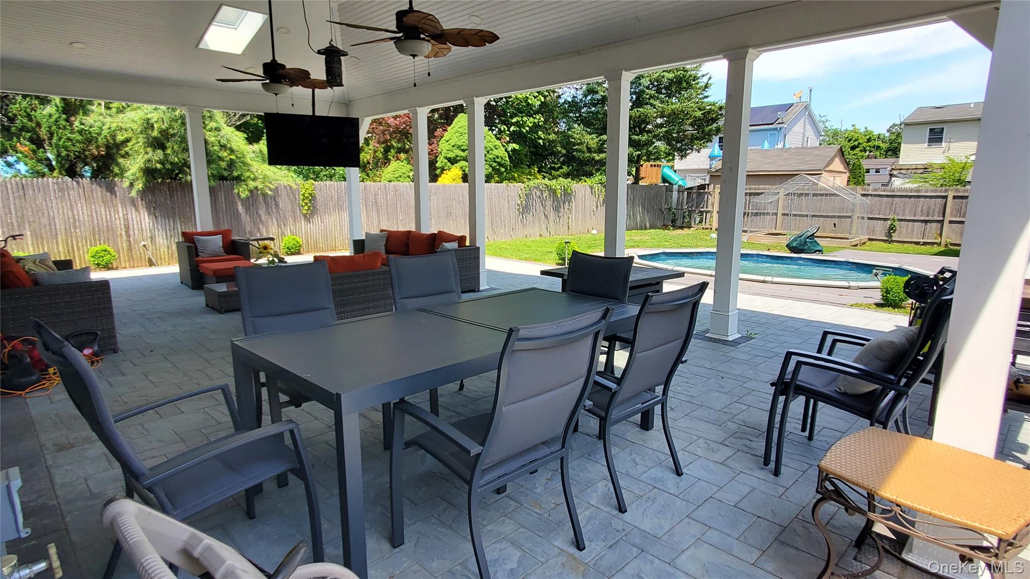 29 Oak Street, Islip, NY 11751