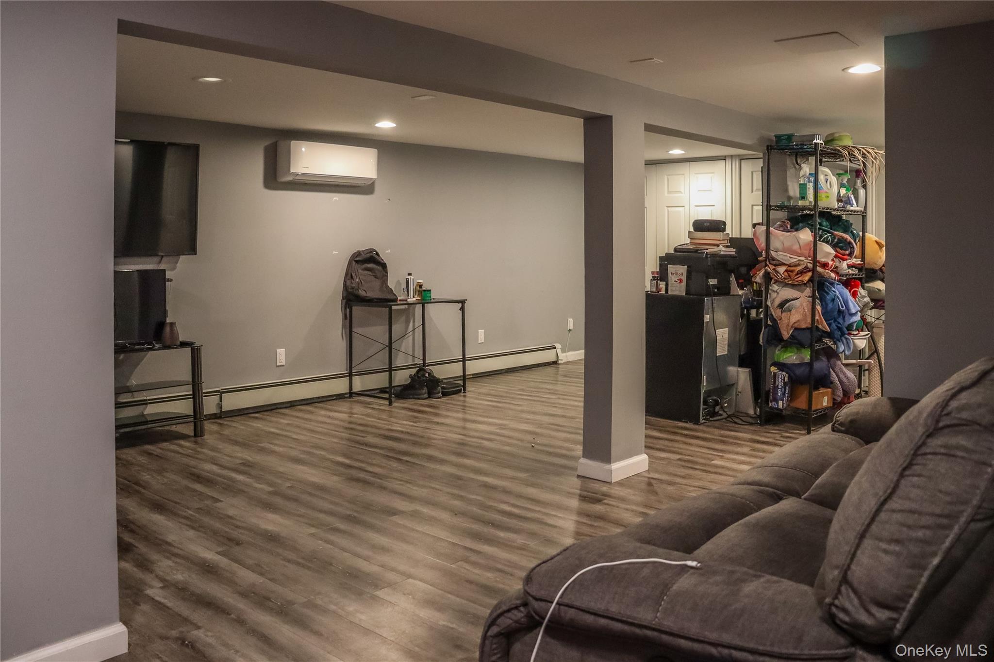 29 Oak Street, Islip, NY 11751