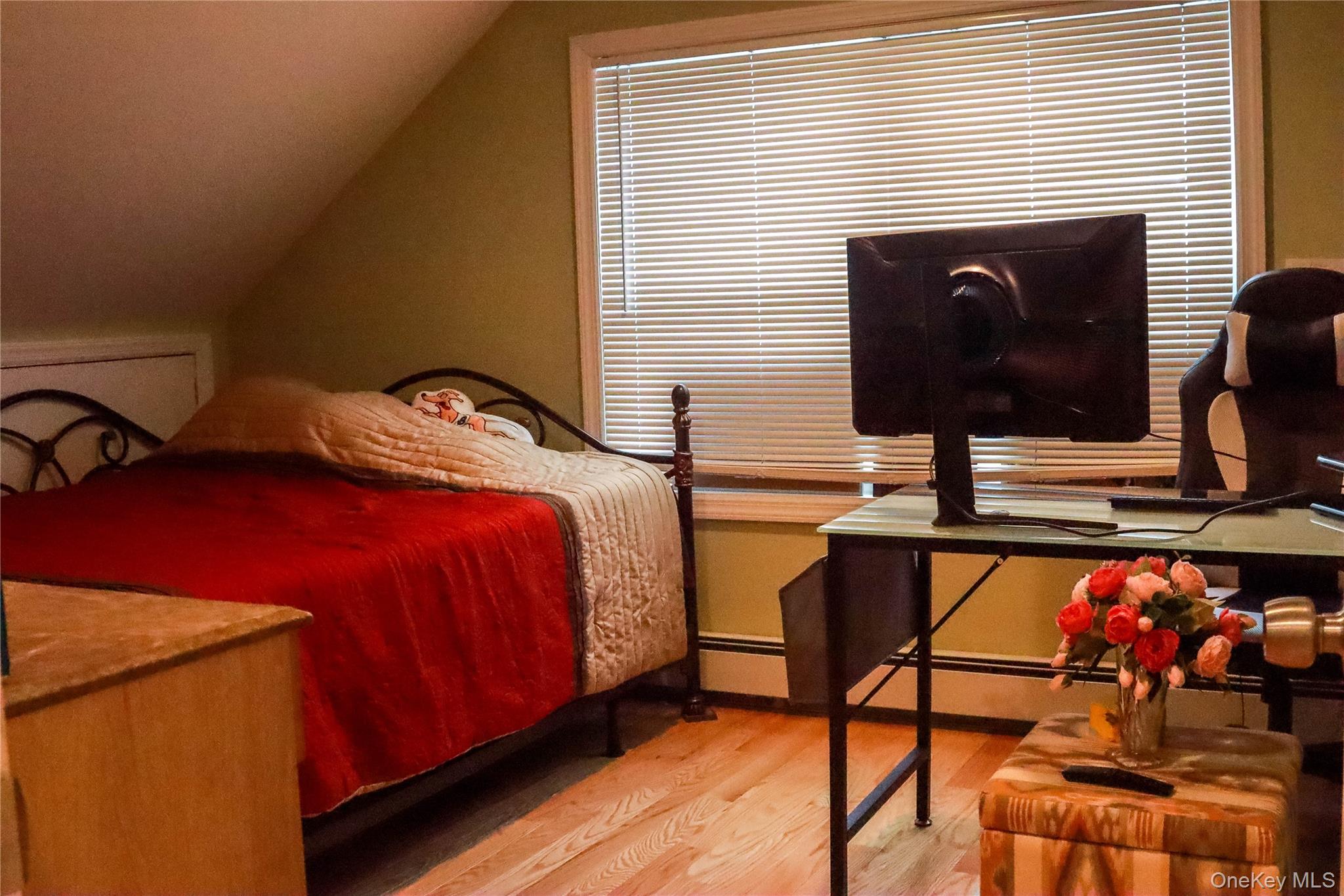 29 Oak Street, Islip, NY 11751