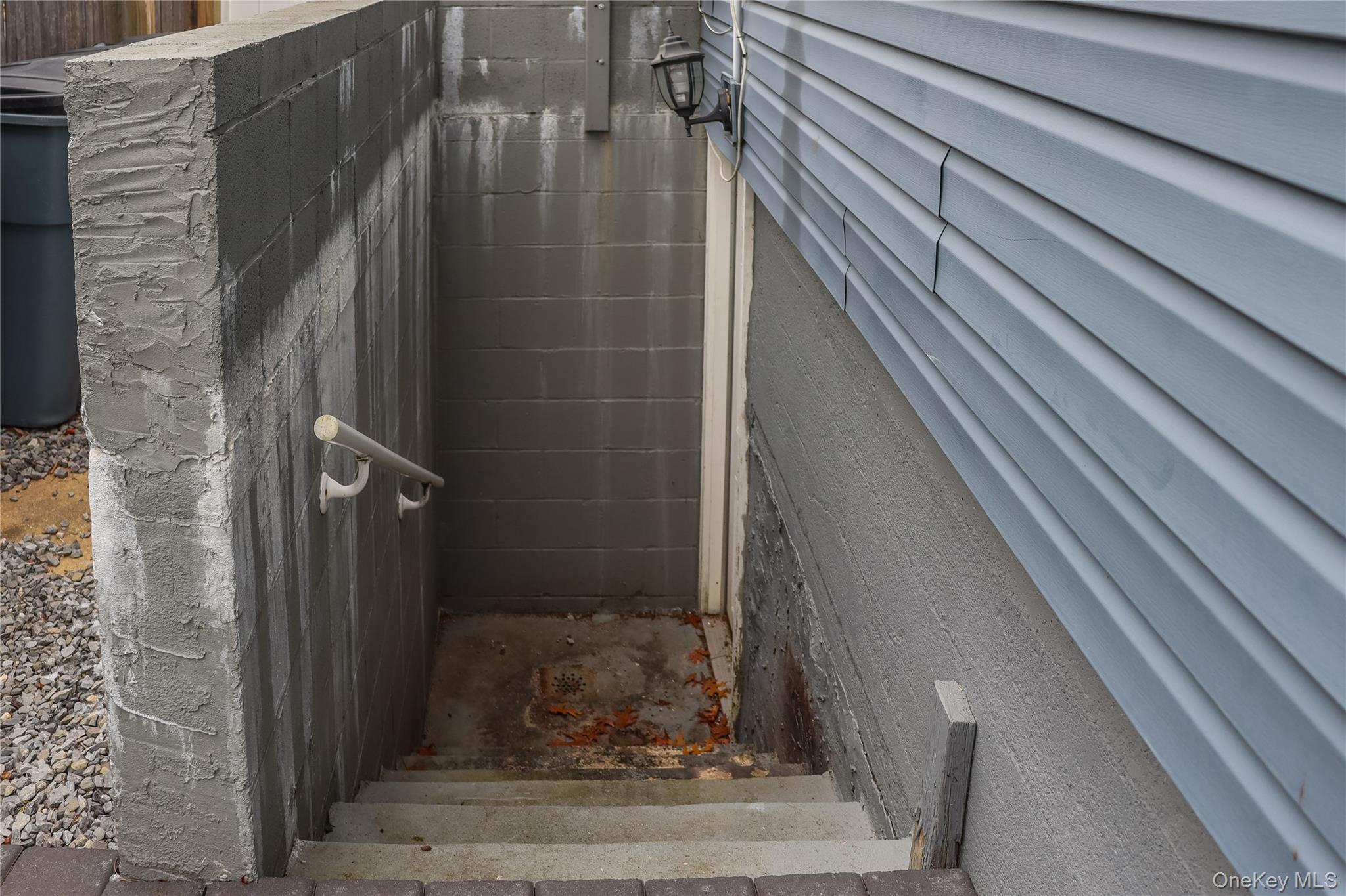 29 Oak Street, Islip, NY 11751