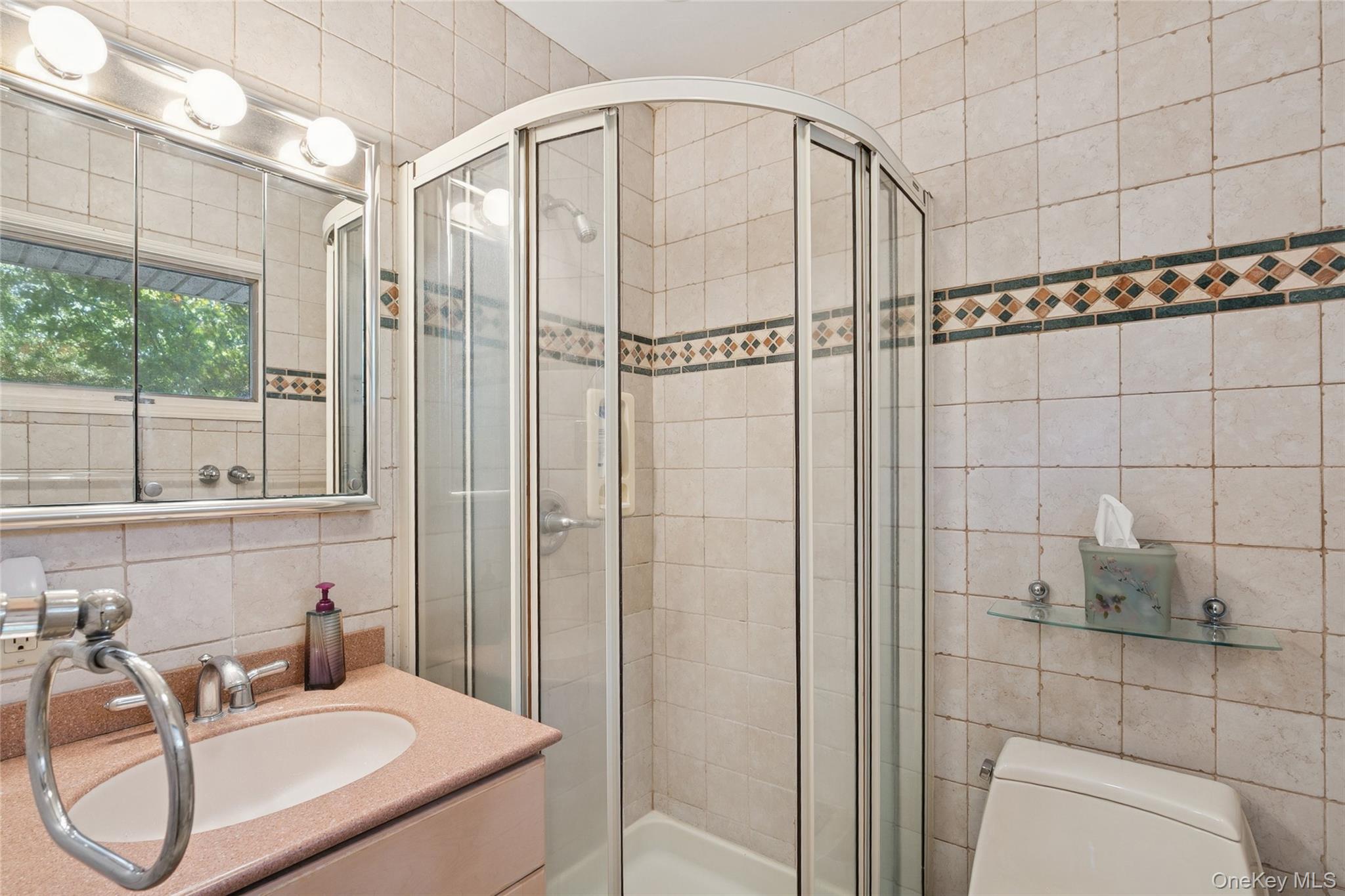 3 Wood Lane, Plainview, NY 11803