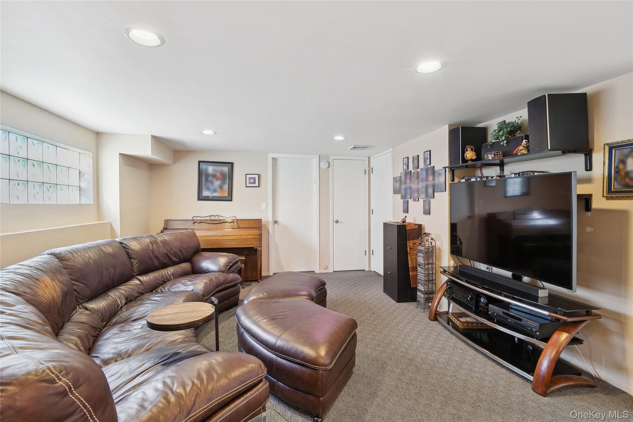 3 Wood Lane, Plainview, NY 11803