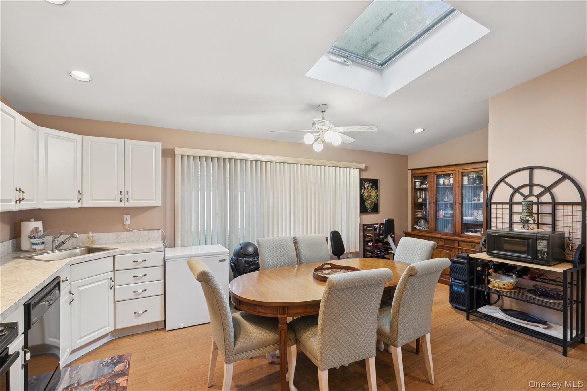 3 Wood Lane, Plainview, NY 11803