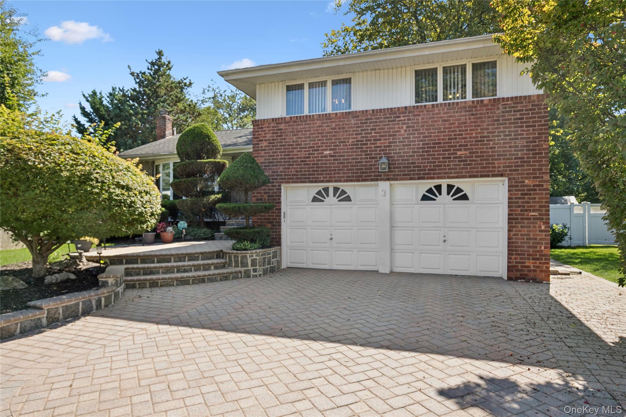 3 Wood Lane, Plainview, NY 11803