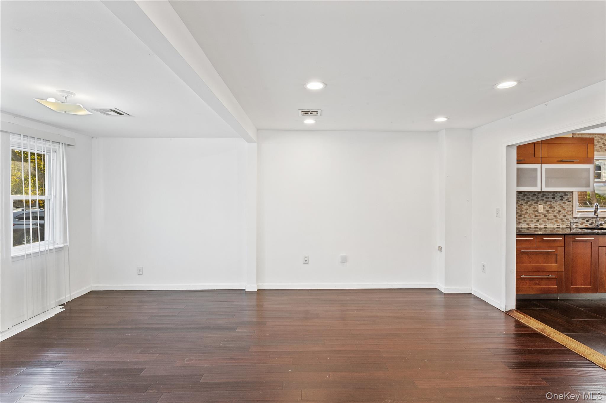 187 Botsford Street, Hempstead, NY 11550