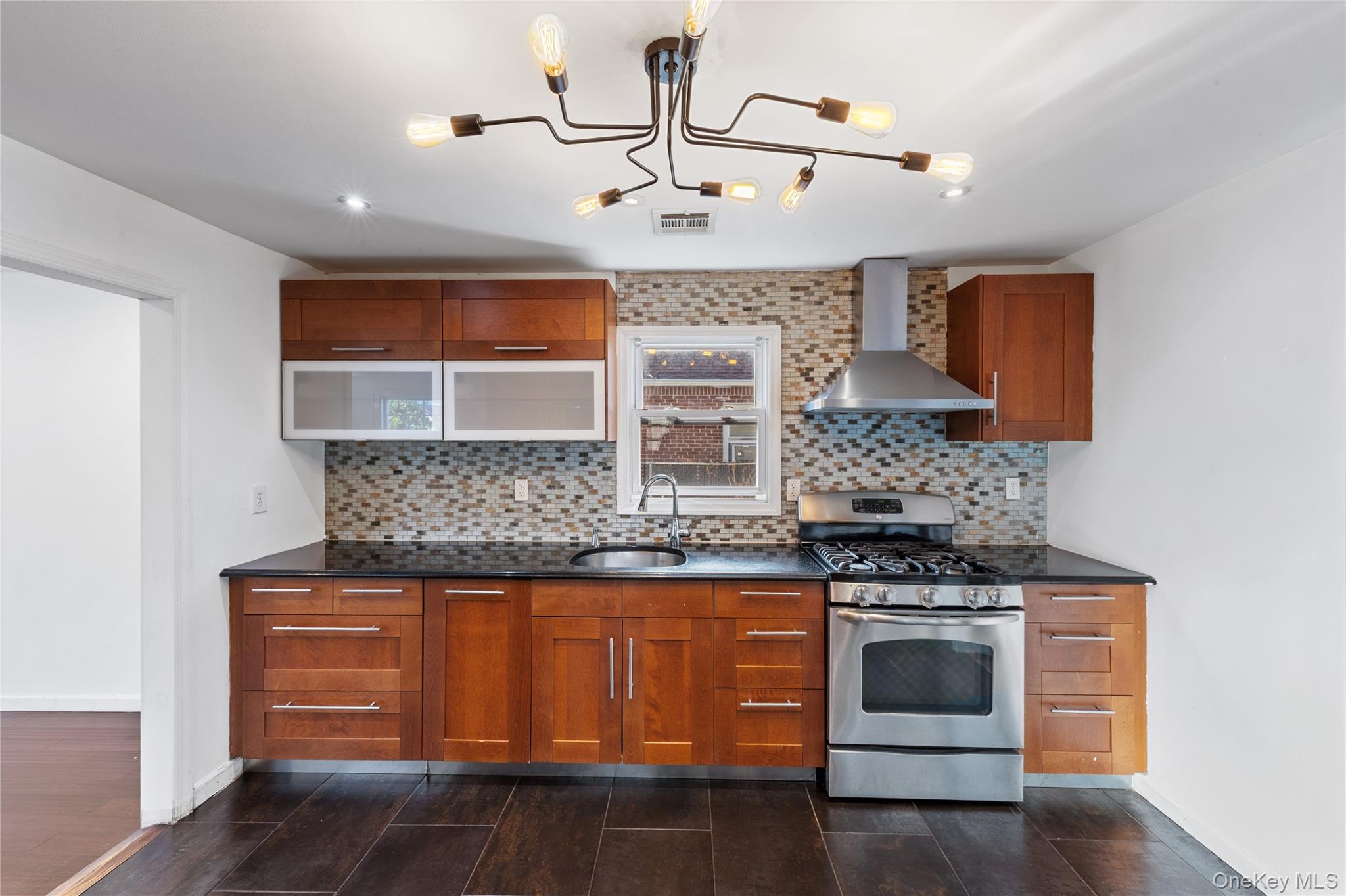 187 Botsford Street, Hempstead, NY 11550