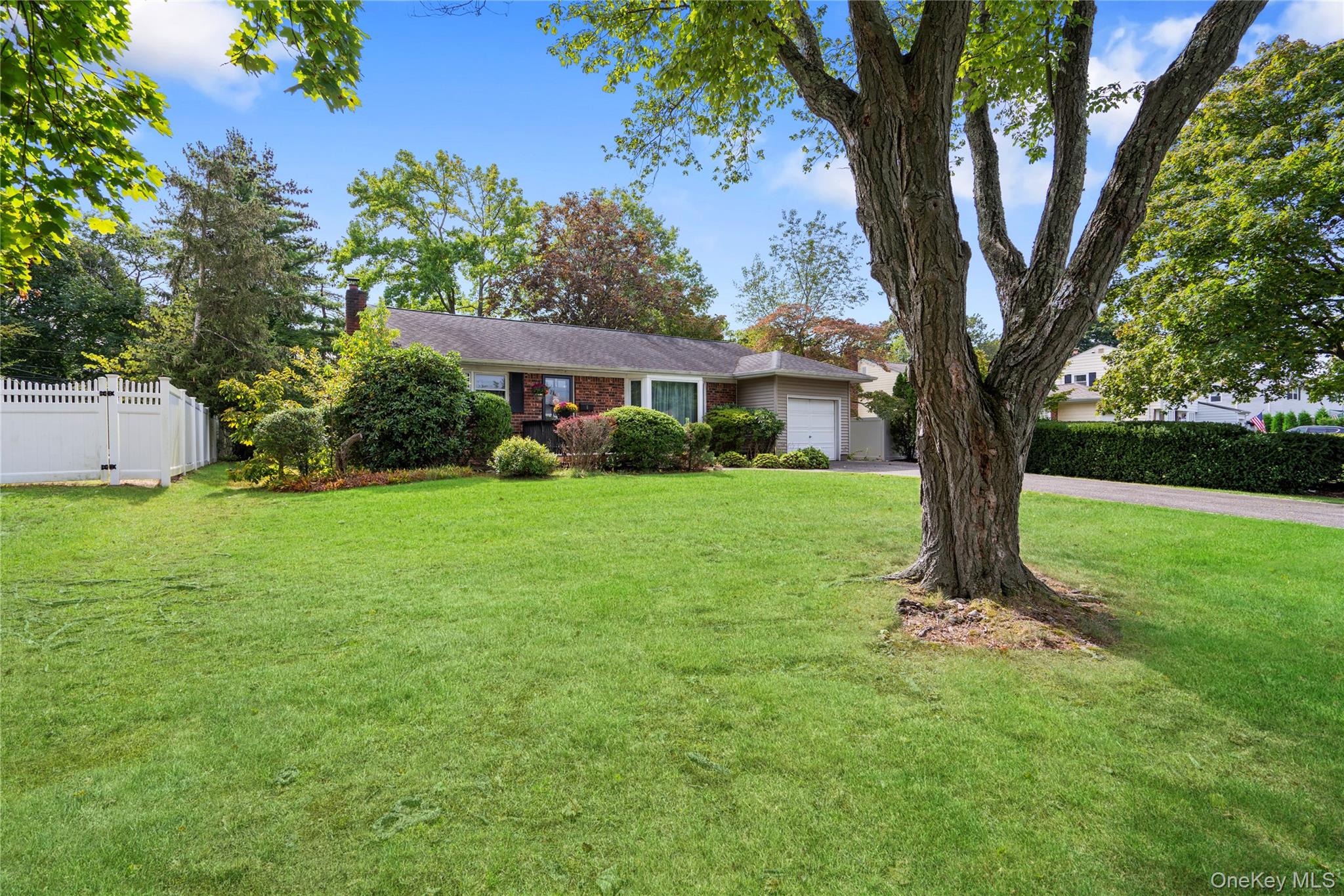 6 Violet Lane, Commack, NY 11725