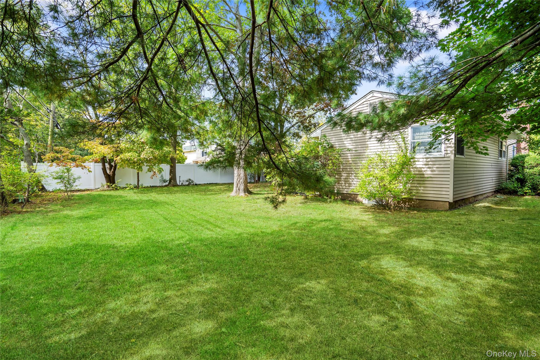 6 Violet Lane, Commack, NY 11725