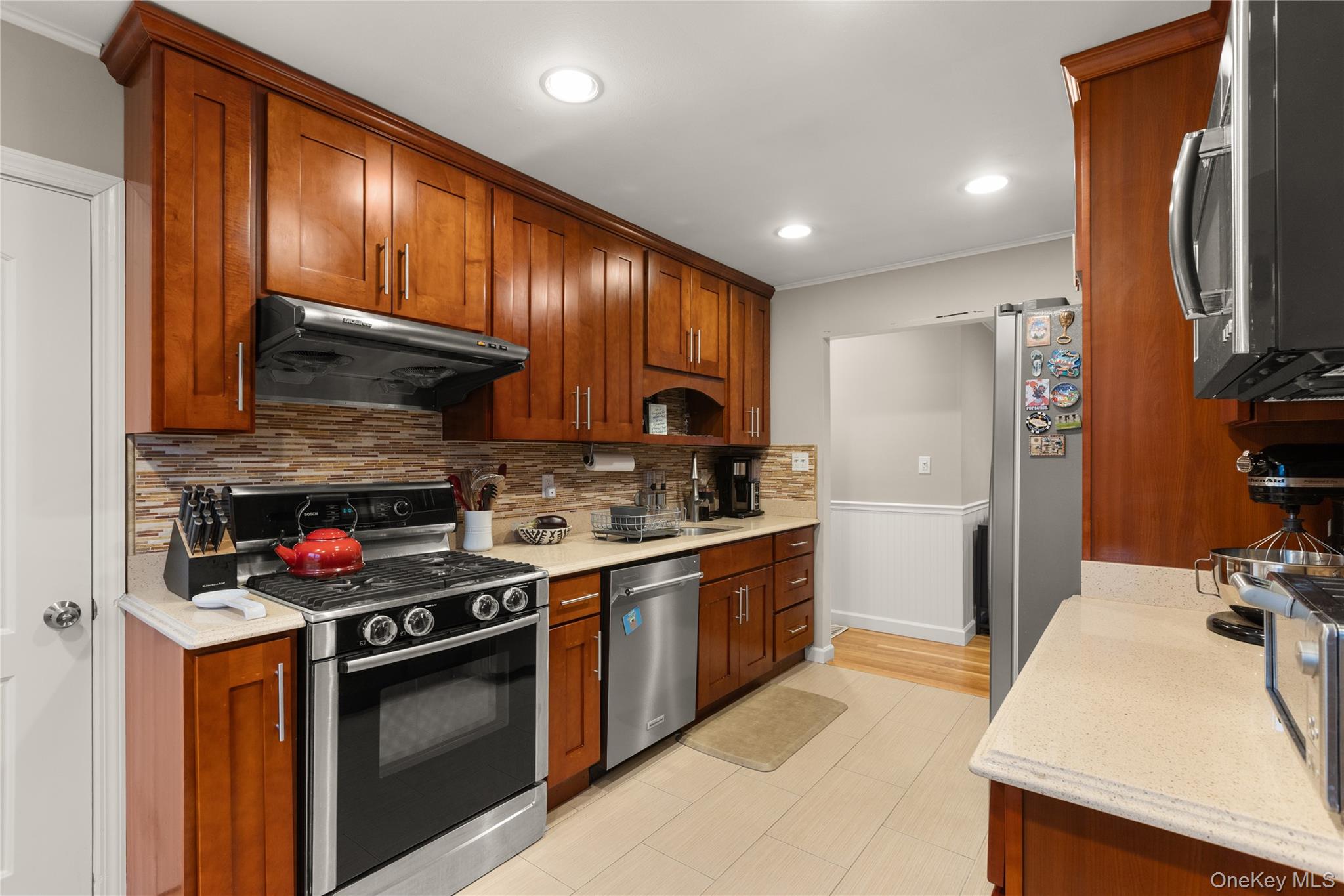 19 Blue Spruce Lane, Commack, NY 11725