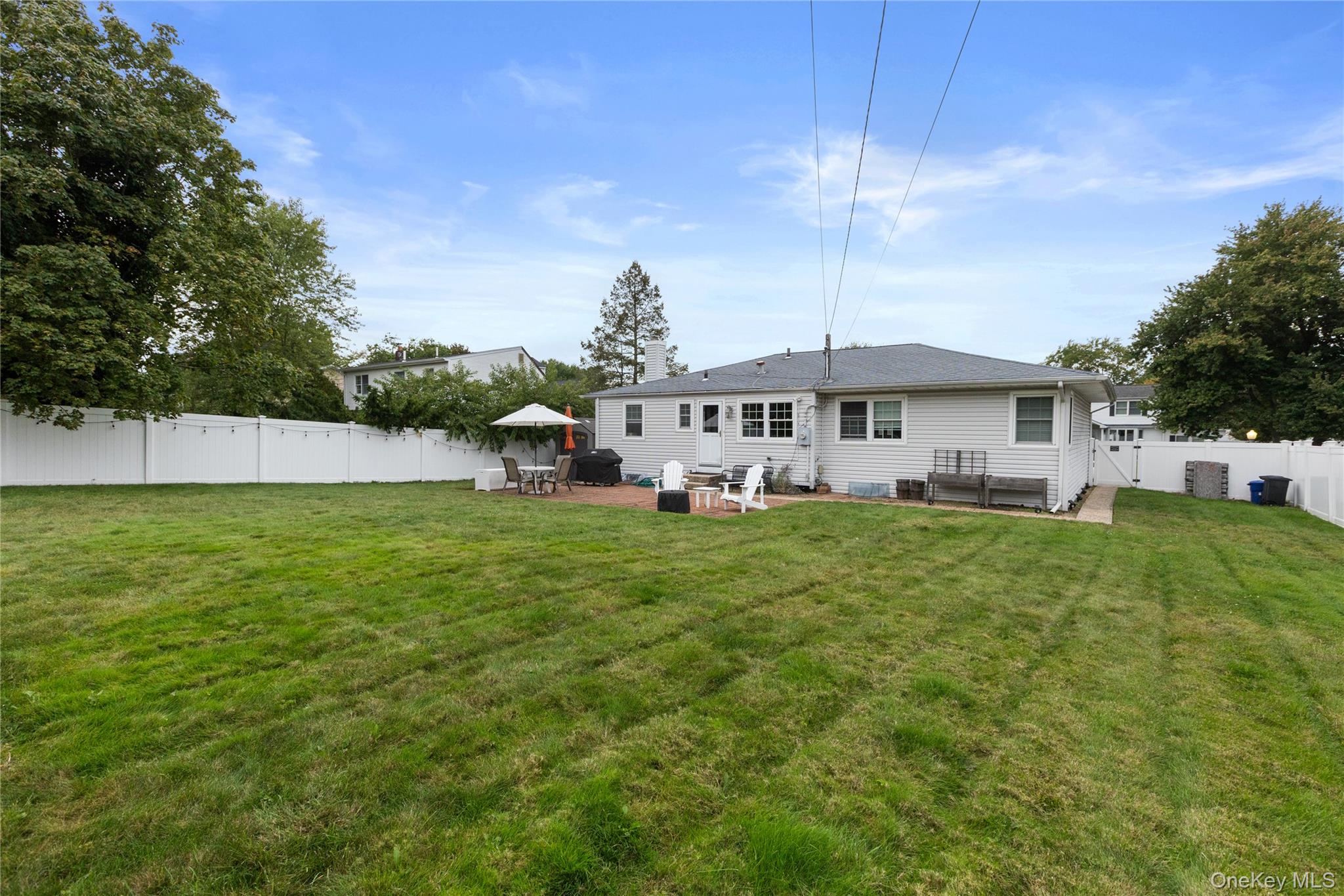 19 Blue Spruce Lane, Commack, NY 11725