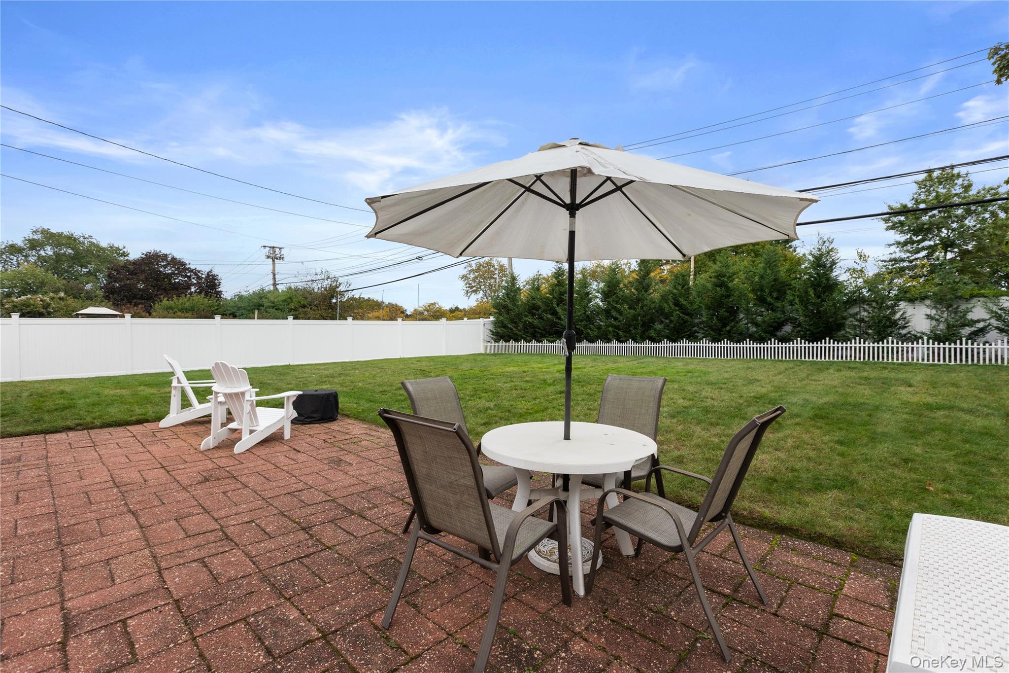 19 Blue Spruce Lane, Commack, NY 11725