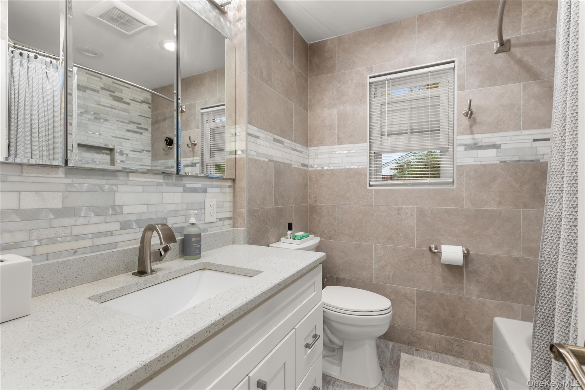 19 Blue Spruce Lane, Commack, NY 11725