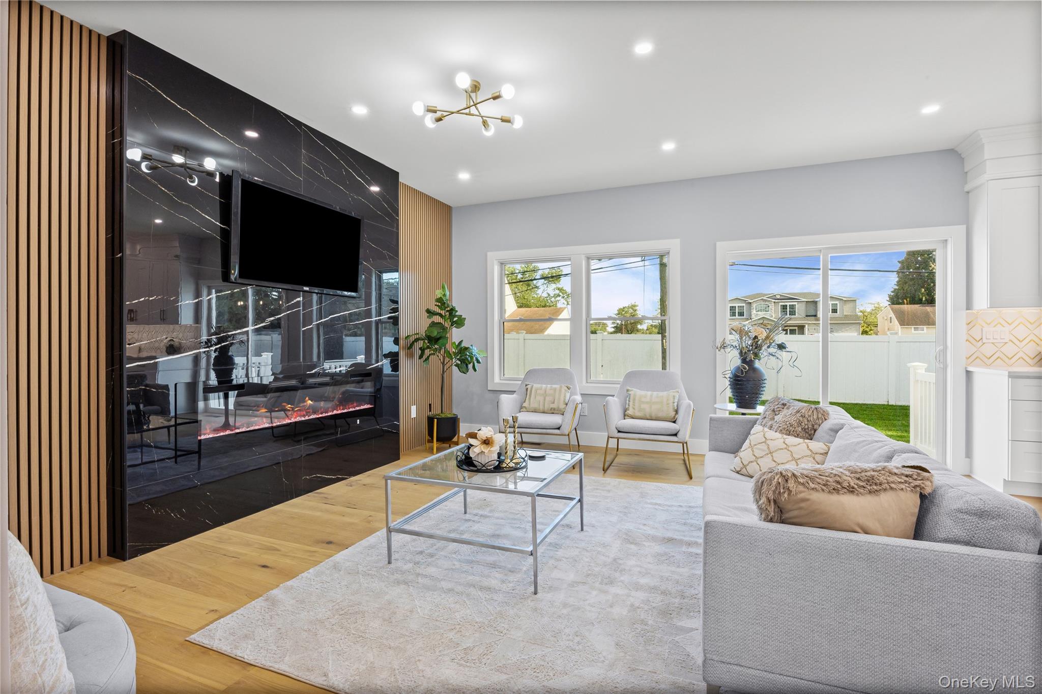 10 Crown Lane, Westbury, NY 11590