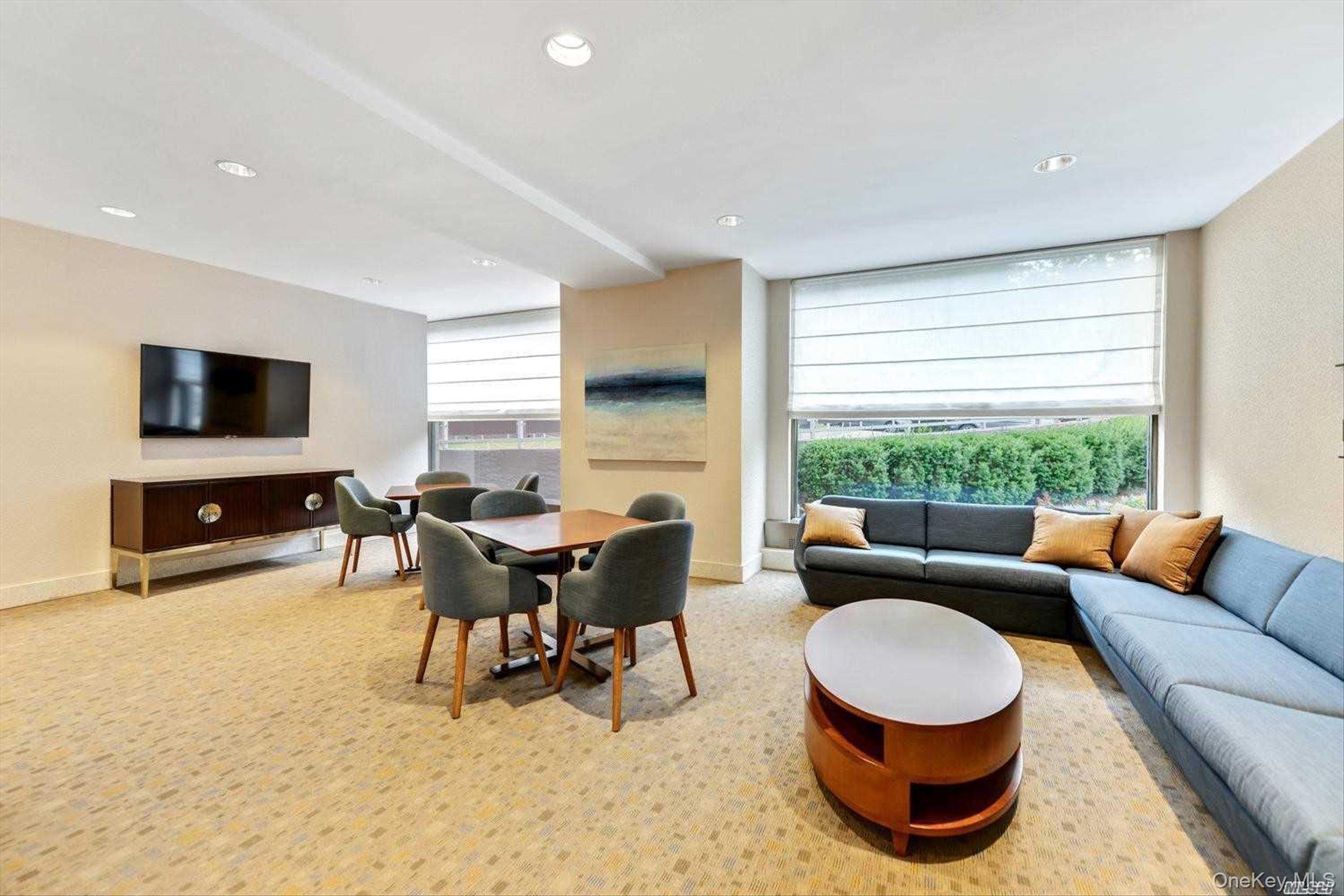 6636 Yellowstone Boulevard # 21C, Forest Hills, NY 11375