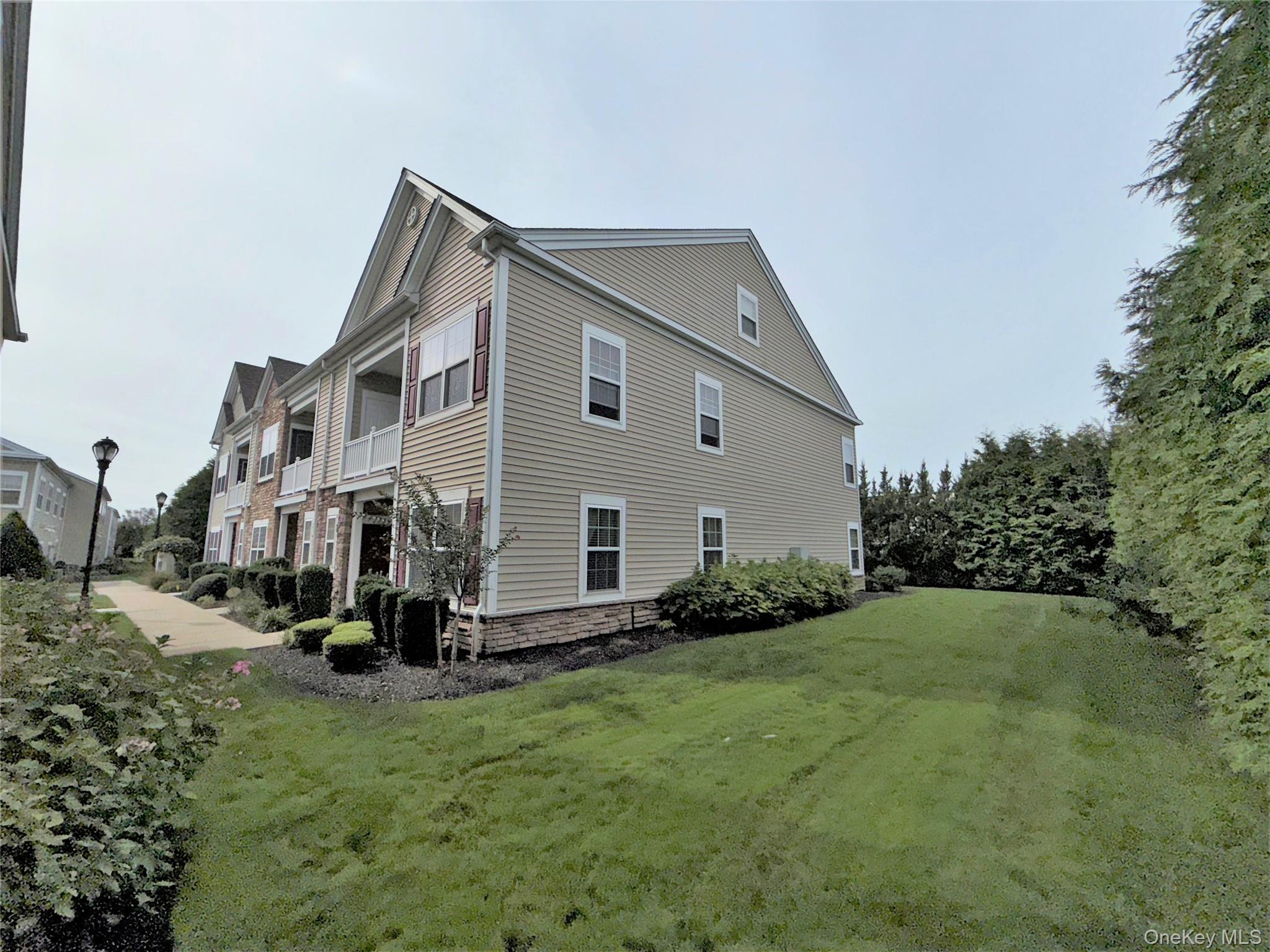 24 Strangford Court, Oceanside, NY 11572