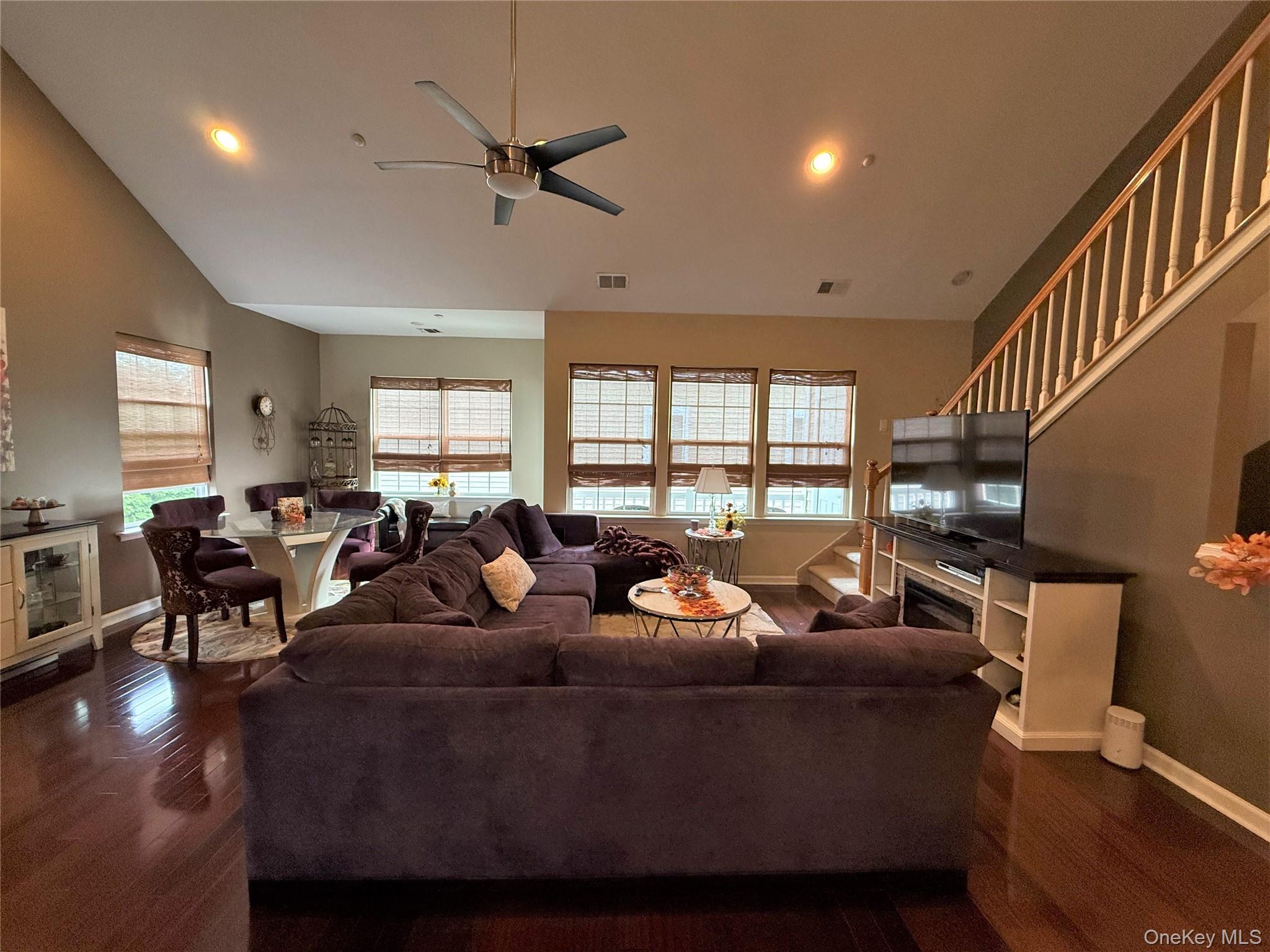 24 Strangford Court, Oceanside, NY 11572