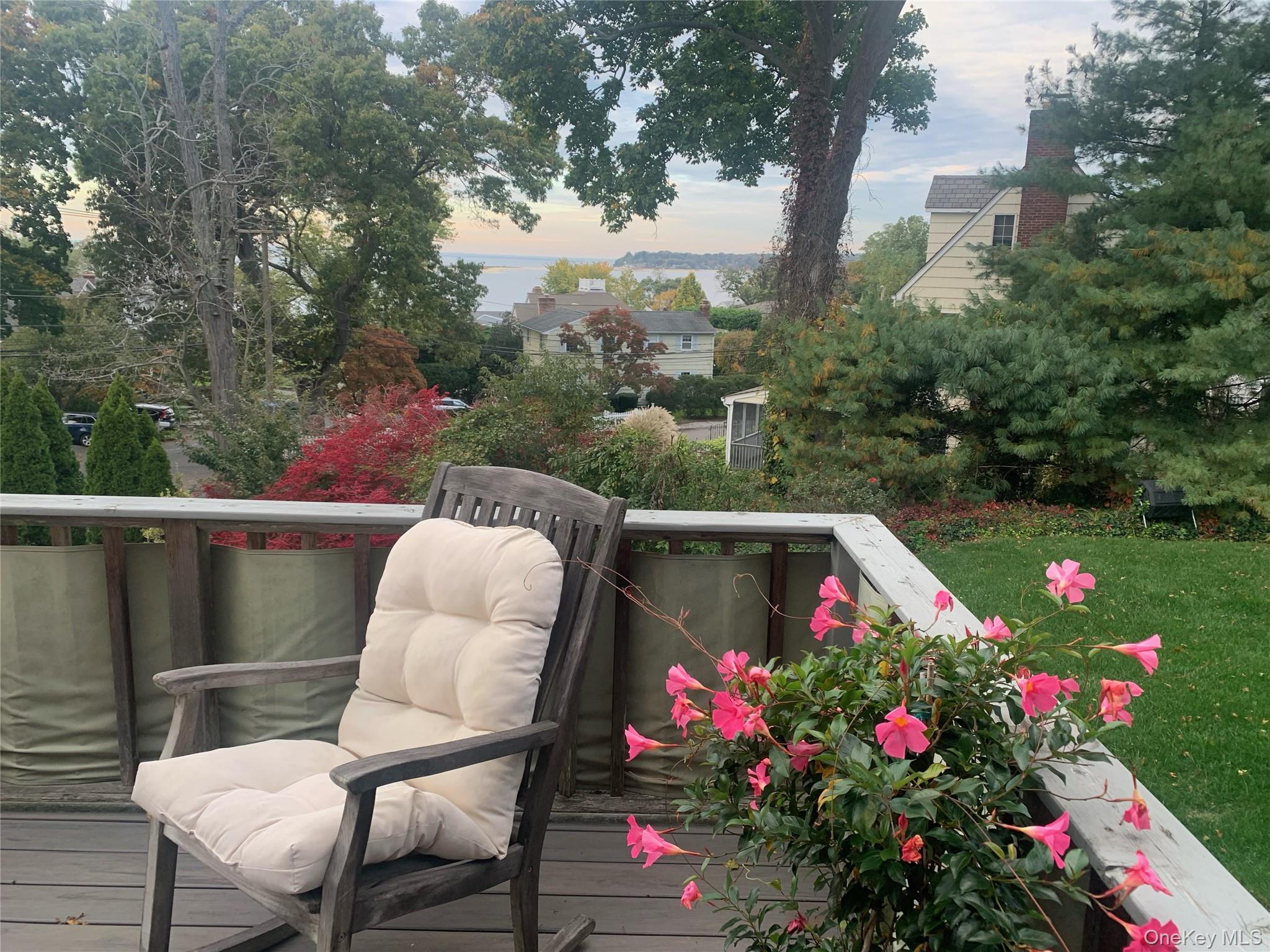 4 Hillside Court, Huntington Bay, NY 11743